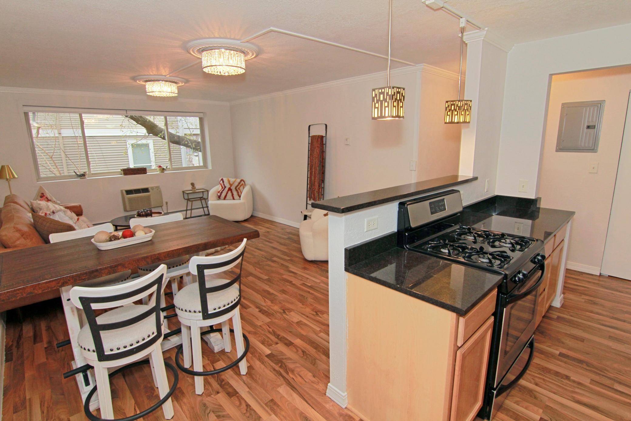 Minneapolis, MN 55408,3120 Hennepin AVE #107