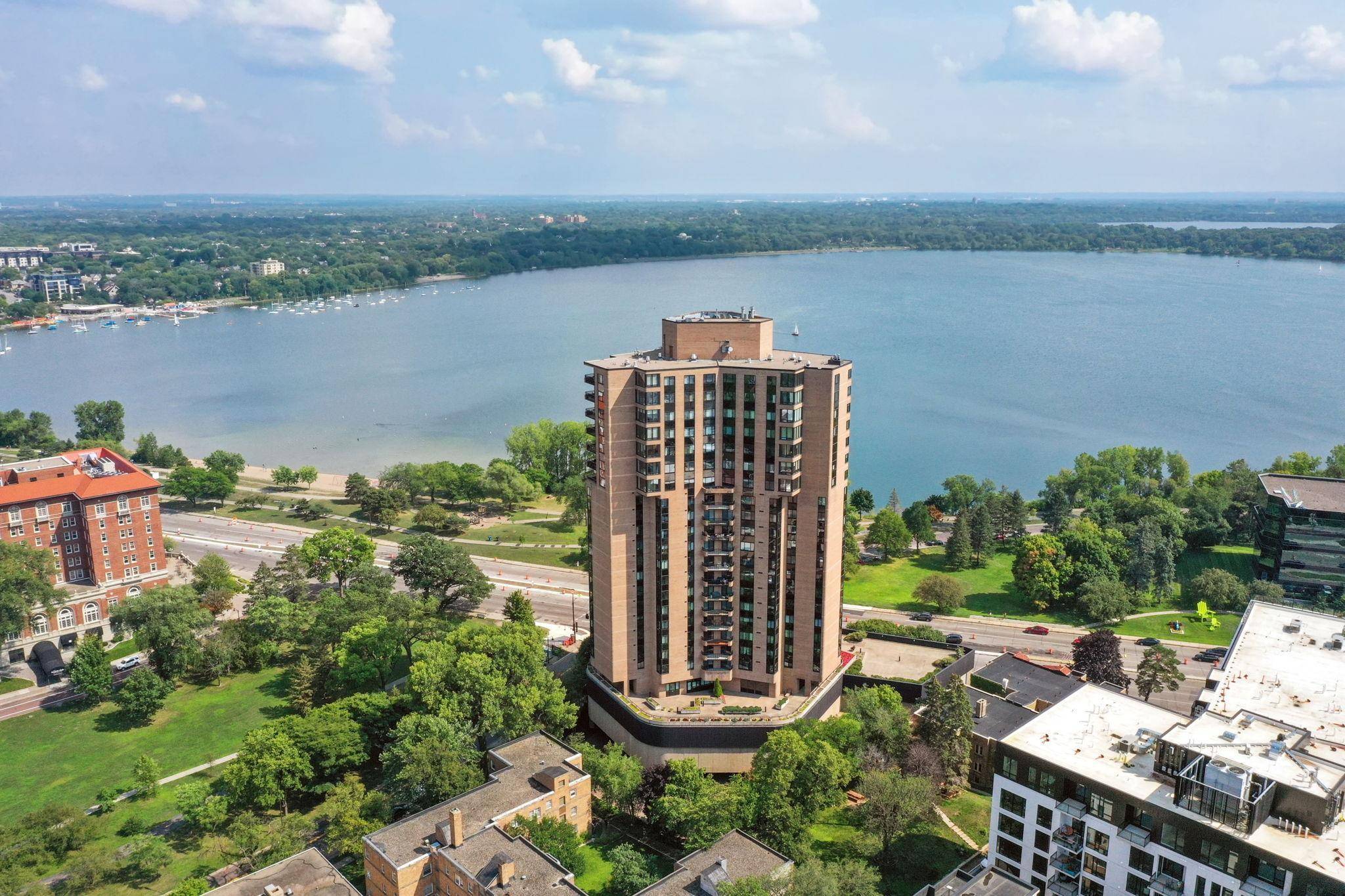 Minneapolis, MN 55416,2950 Dean Pkwy #1201