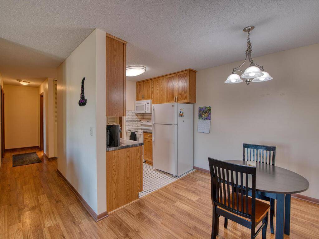 New Hope, MN 55427,2800 Hillsboro AVE N #310