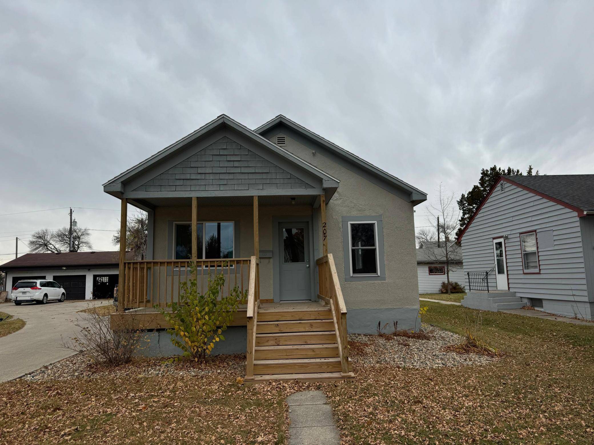 Morris, MN 56267,207 E 9th ST