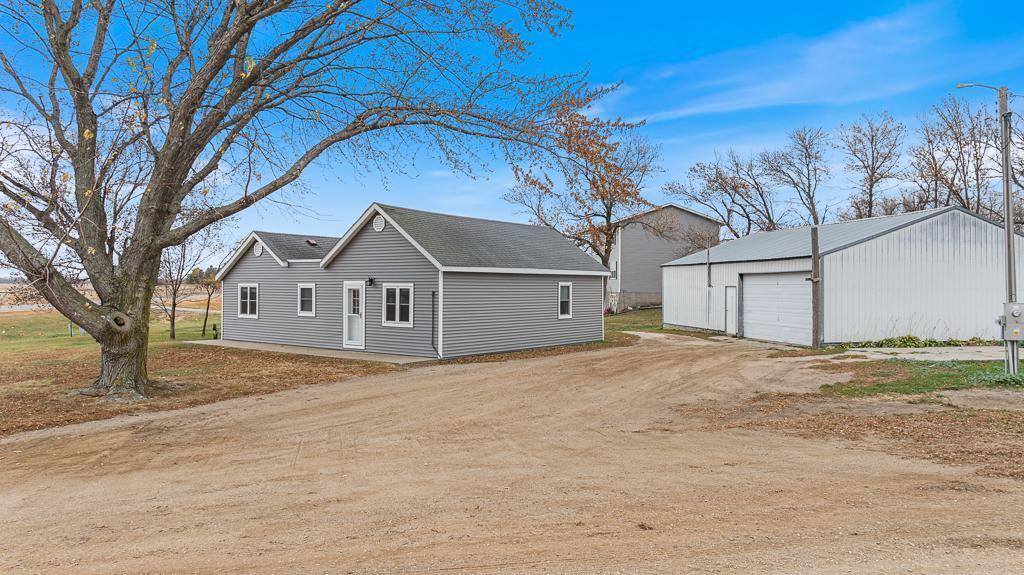 Cottonwood, MN 56229,3901 220th AVE