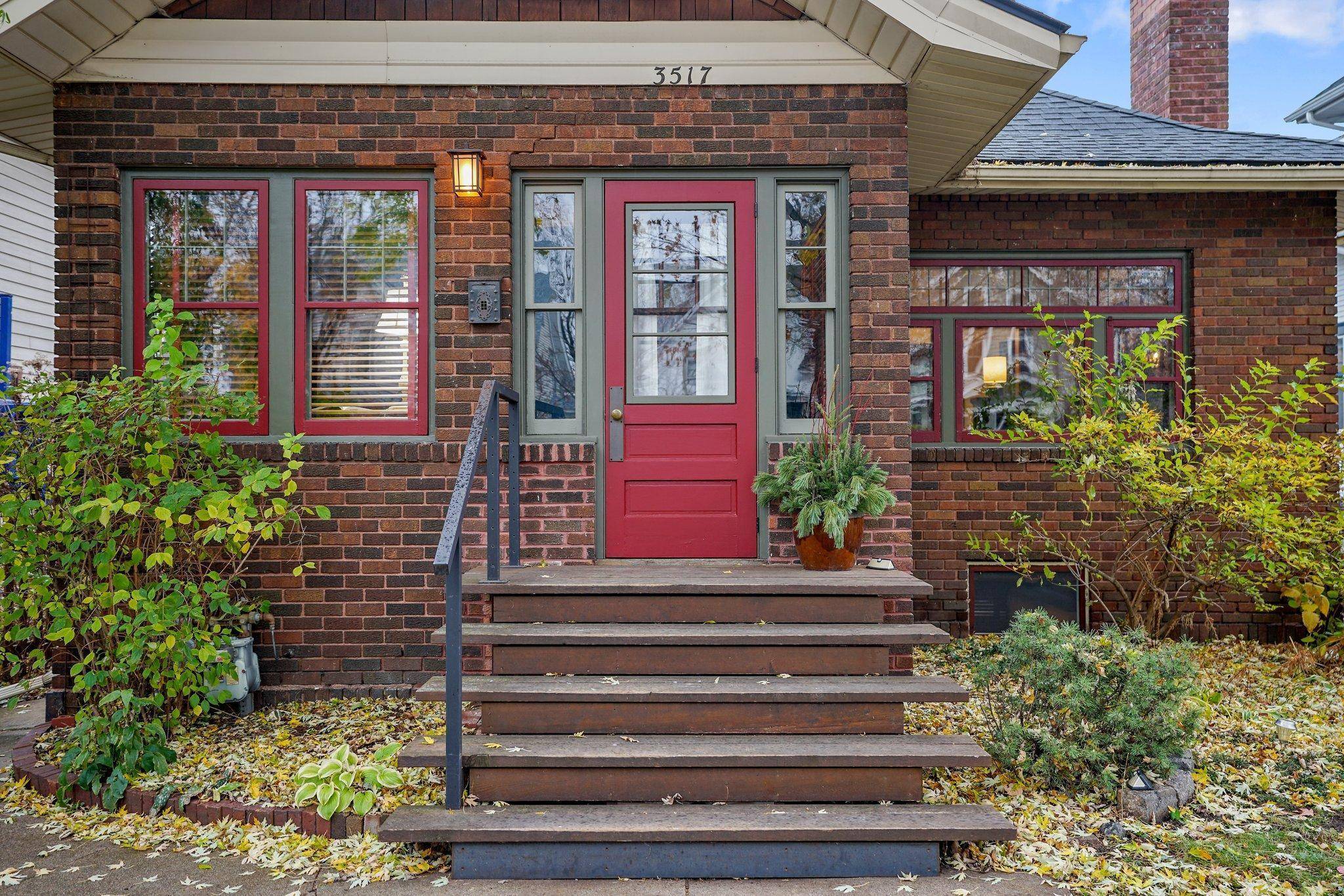Minneapolis, MN 55407,3517 16th AVE S