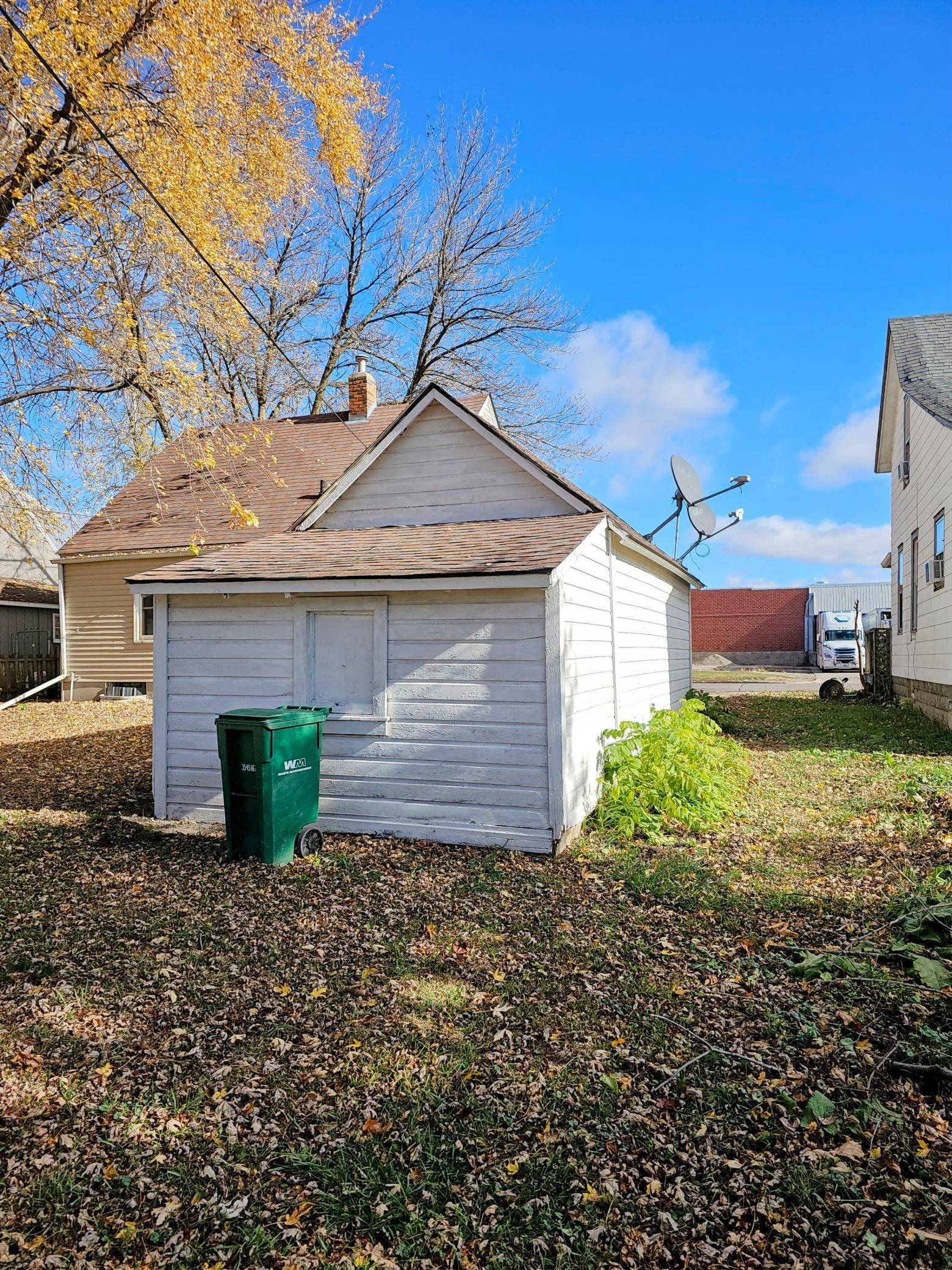Fairmont, MN 56031,811 N Prairie AVE
