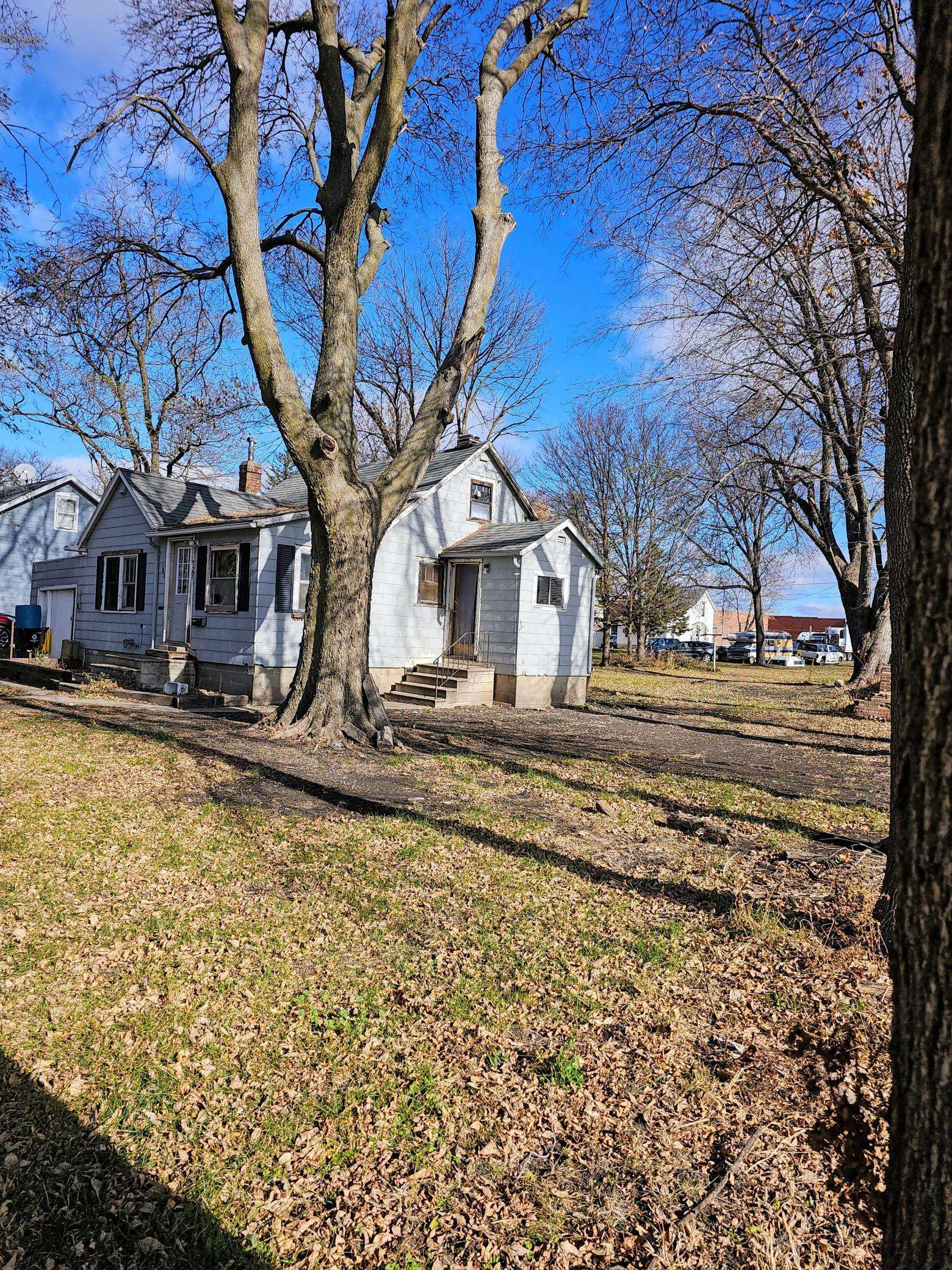 Fairmont, MN 56031,720 N Elm ST