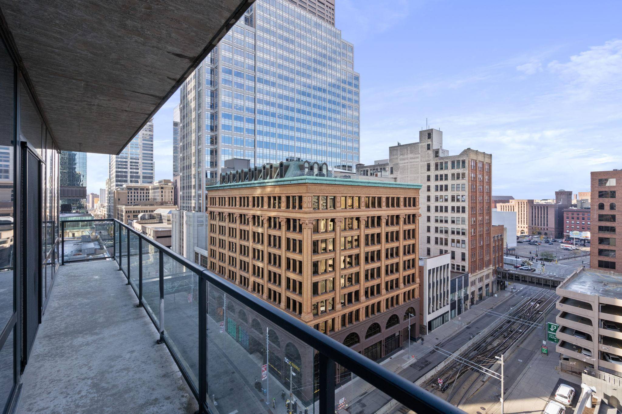 Minneapolis, MN 55401,465 Nicollet Mall #1212