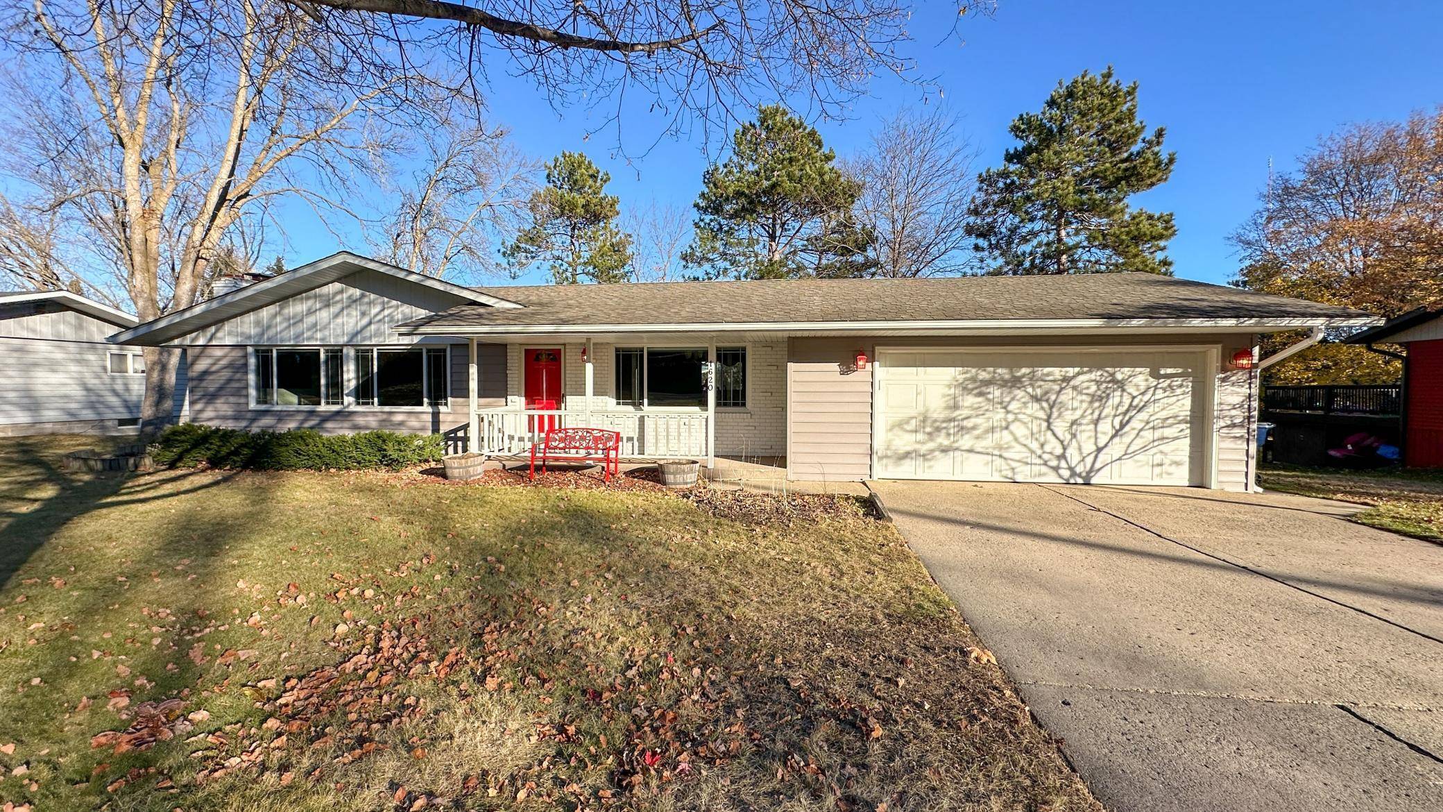 Saint Cloud, MN 56301,1620 Calvary Hill LN