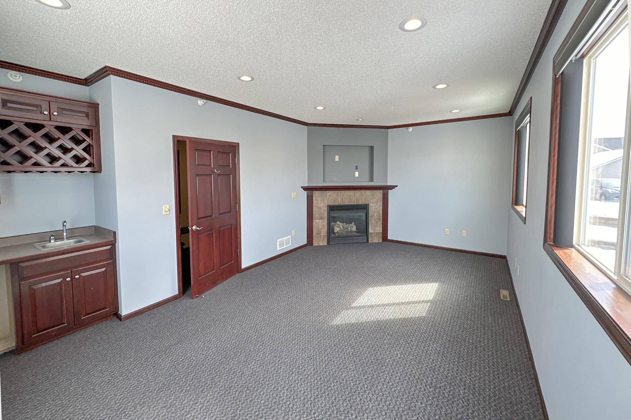 Maple Grove, MN 55369,11318 86th AVE N #Main floor