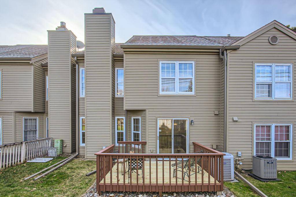 Roseville, MN 55108,1656 Rose Hill CIR