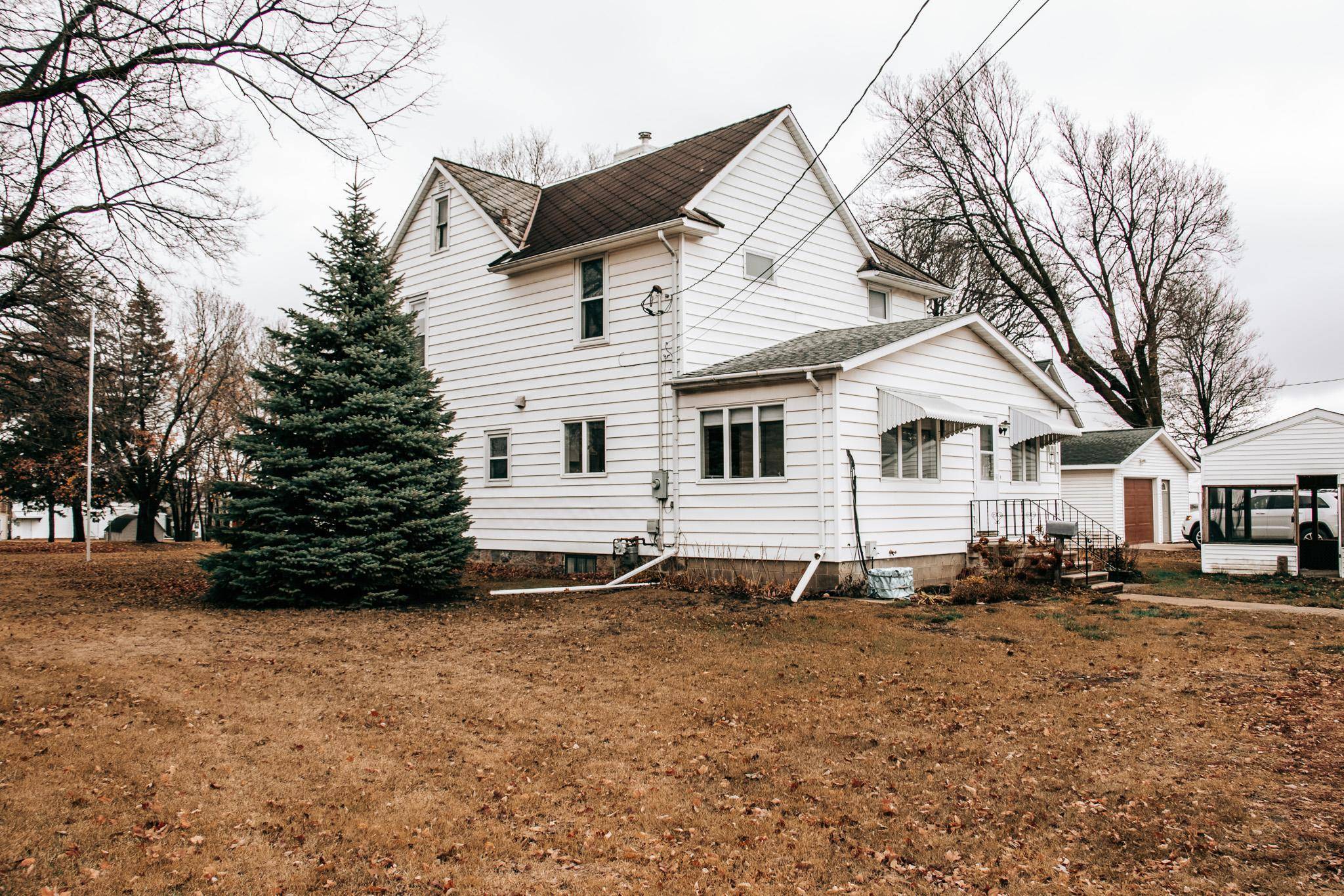 Sherburn, MN 56171,19 N Osborne ST