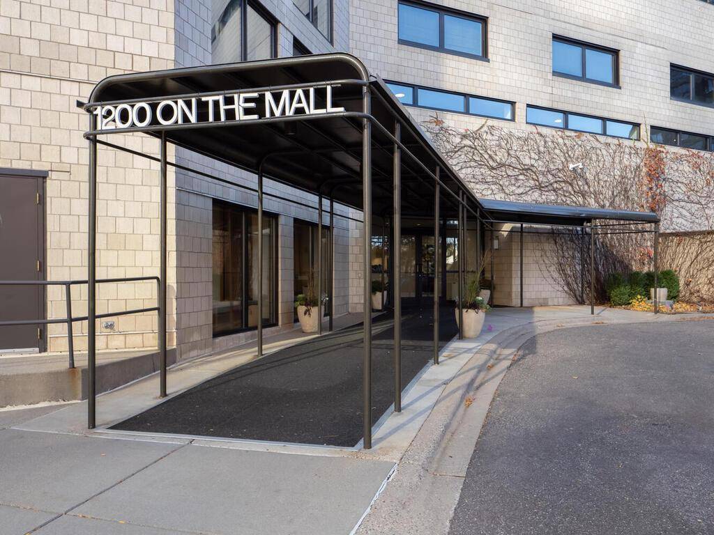 Minneapolis, MN 55403,1200 Nicollet MALL #207