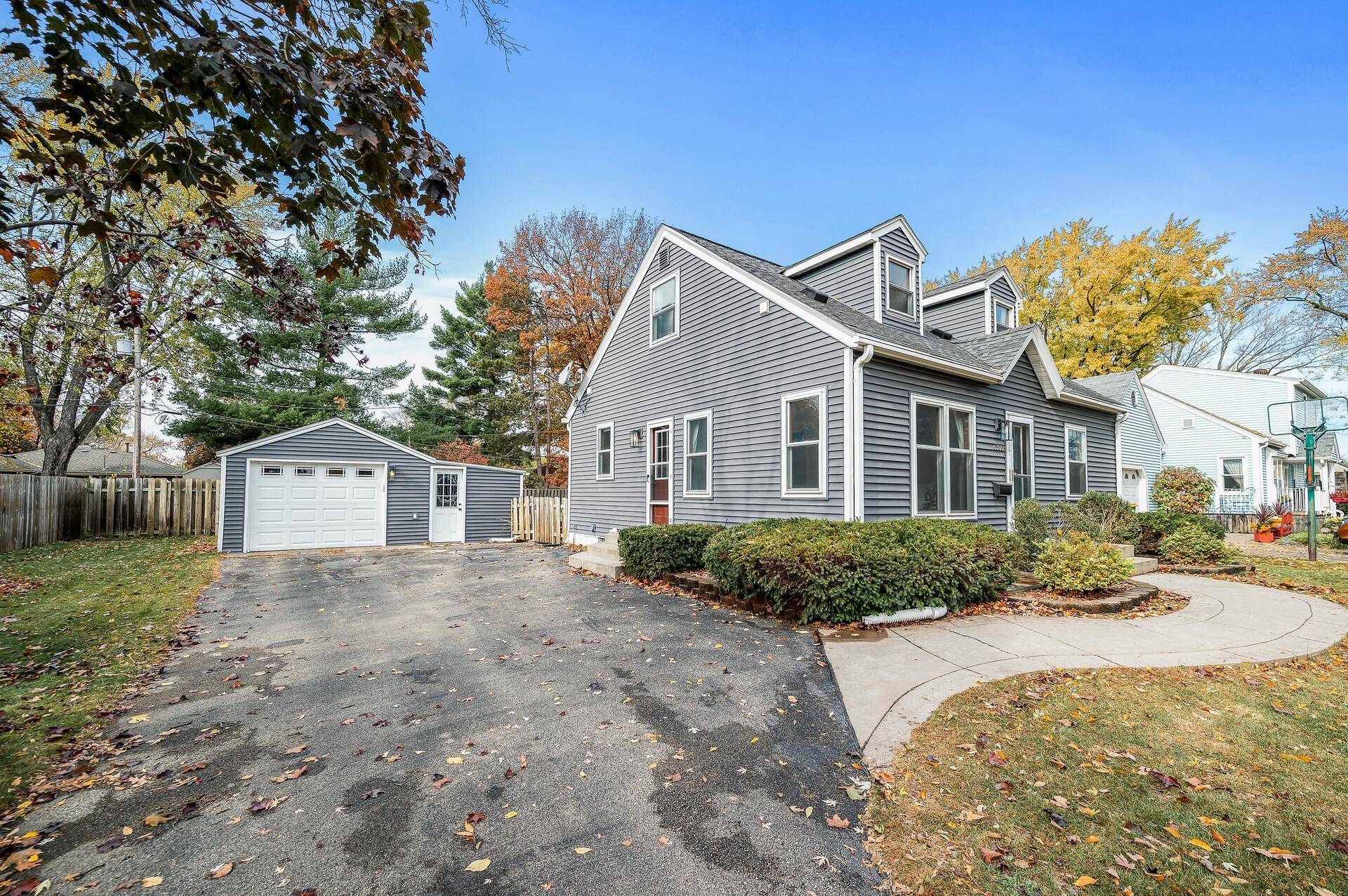 Richfield, MN 55423,6300 Clinton AVE