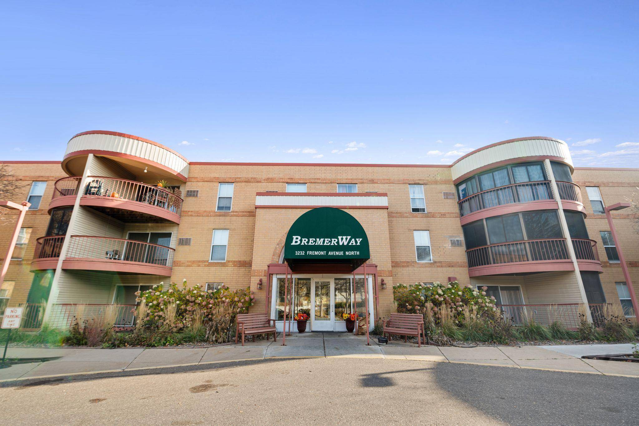 Minneapolis, MN 55412,3232 Fremont AVE N #105