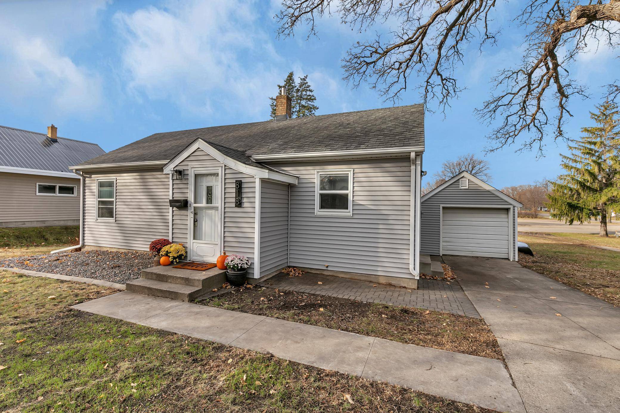 Hutchinson, MN 55350,818 Franklin ST SW