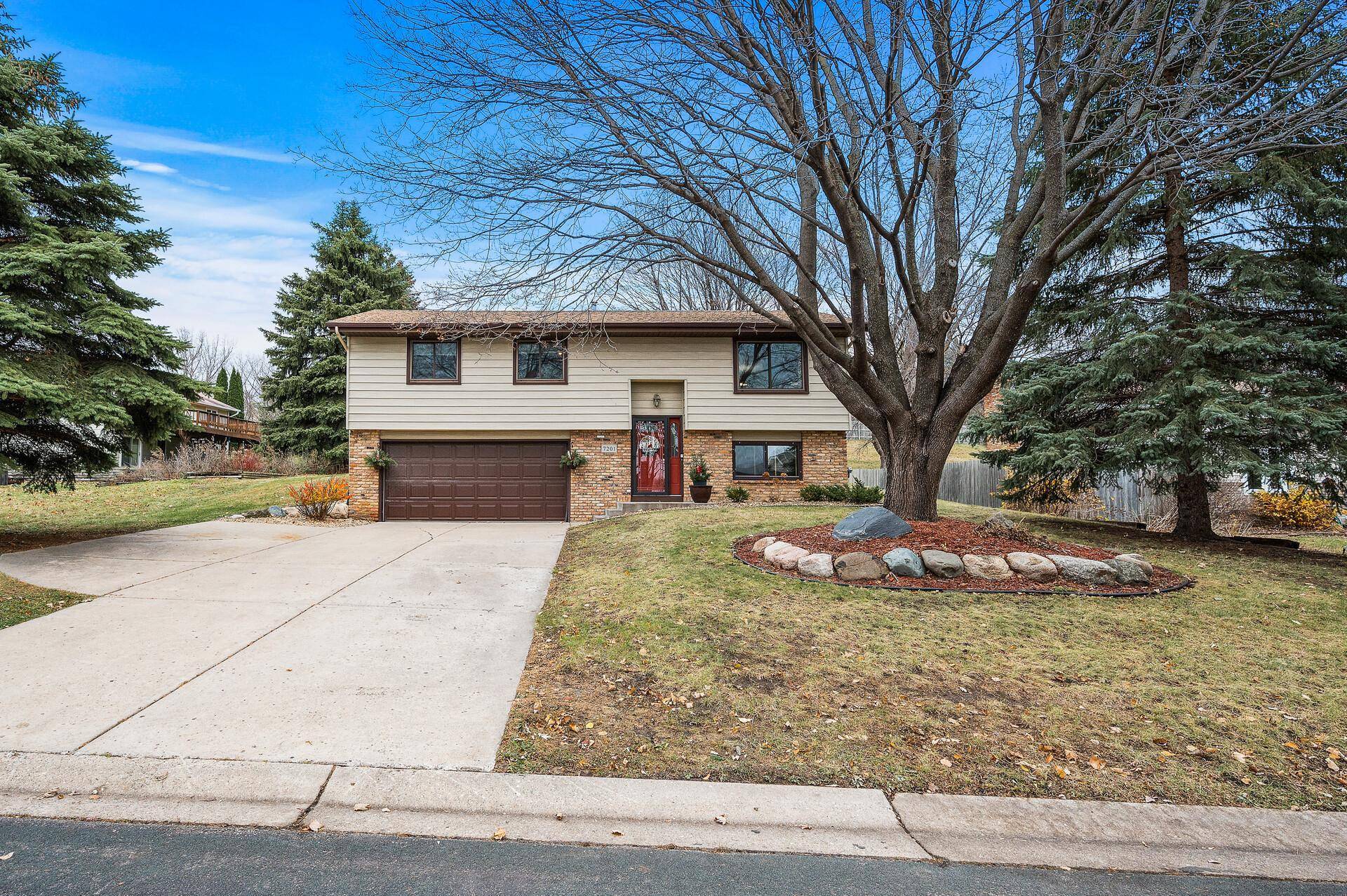 Maple Grove, MN 55311,7201 Vinewood LN N