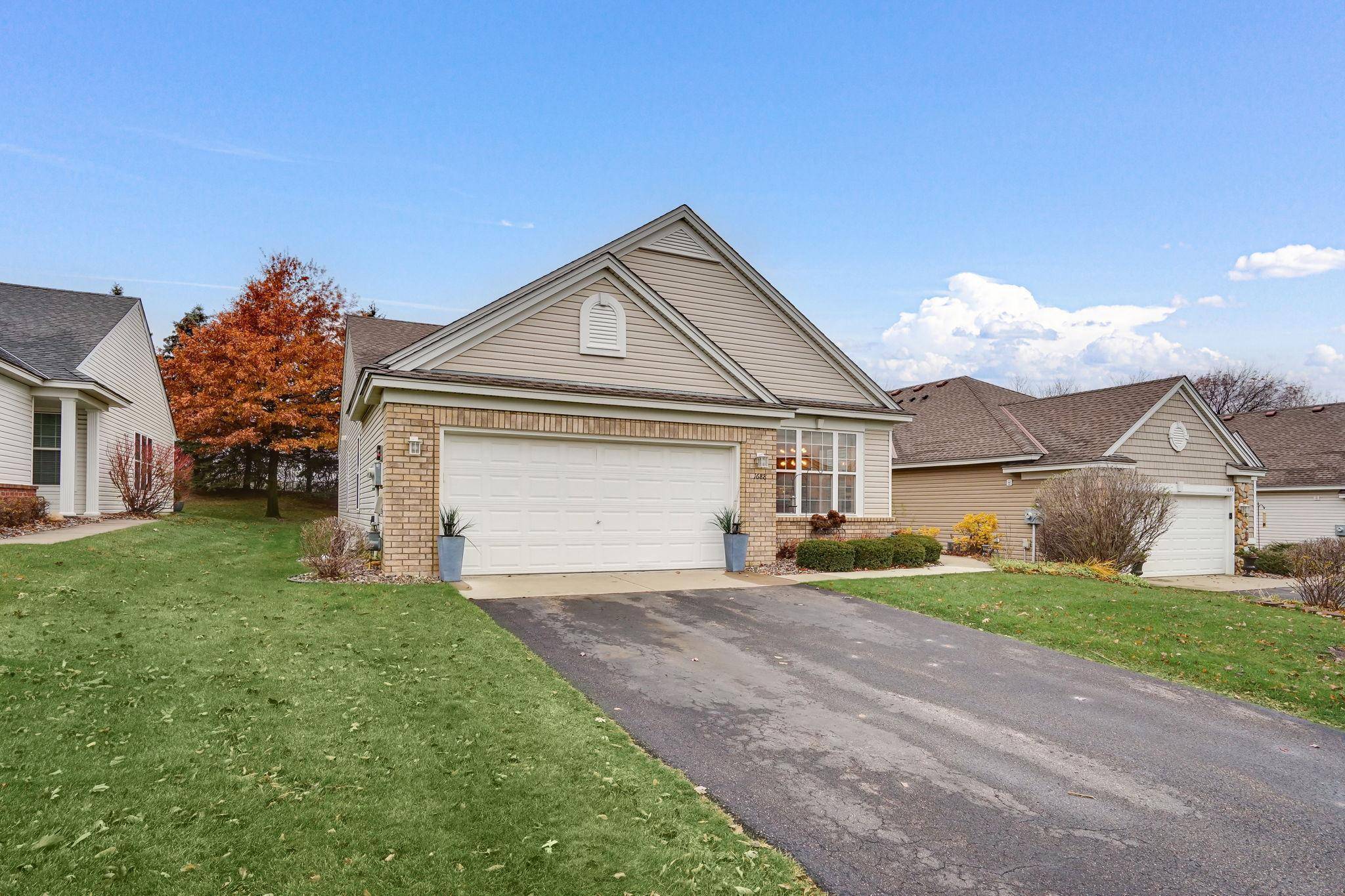 Eagan, MN 55122,1688 Oakbrooke WAY