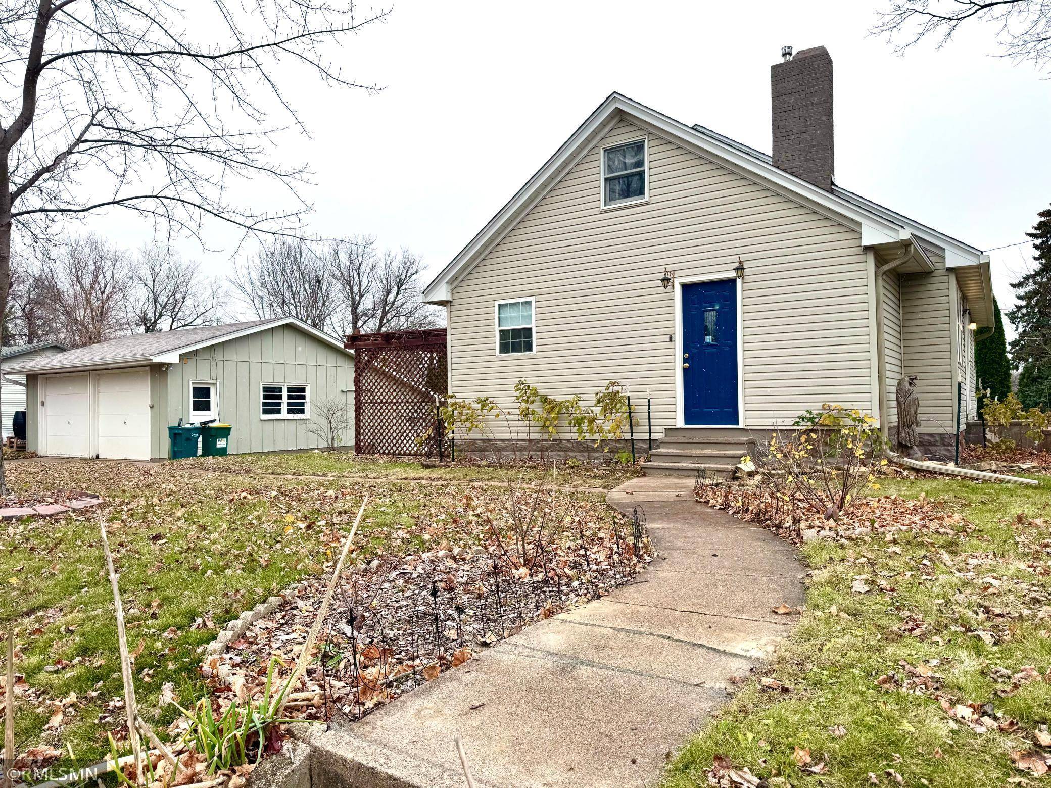 River Falls, WI 54022,223 W Cedar ST