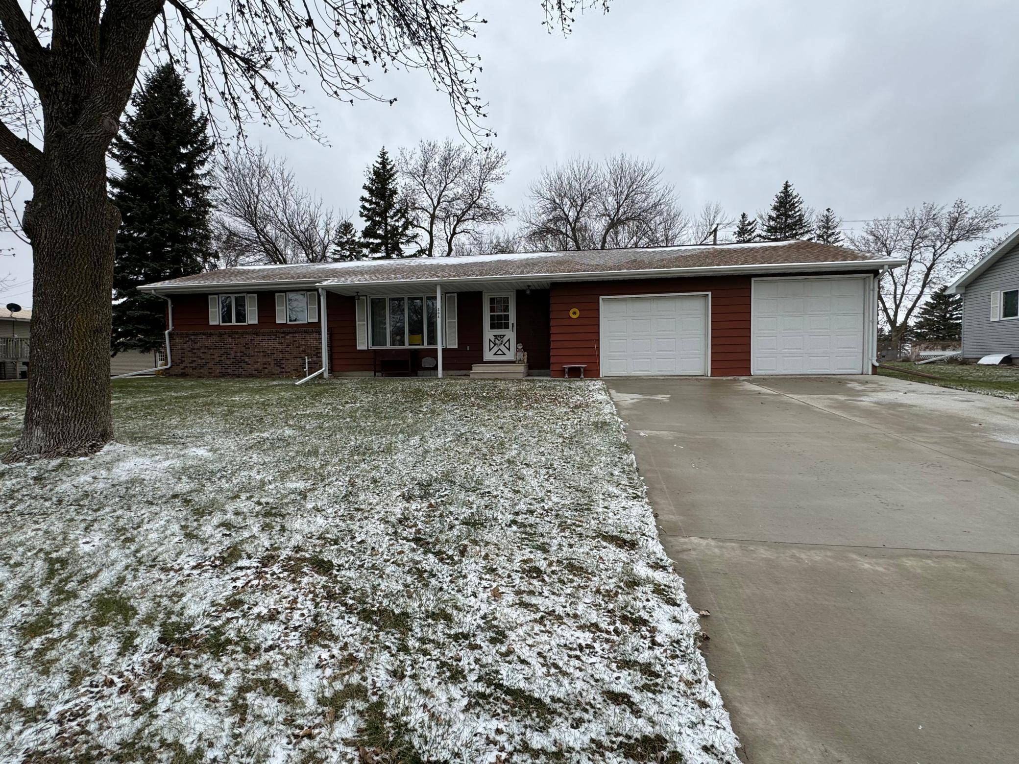 Olivia, MN 56277,204 S 15th ST