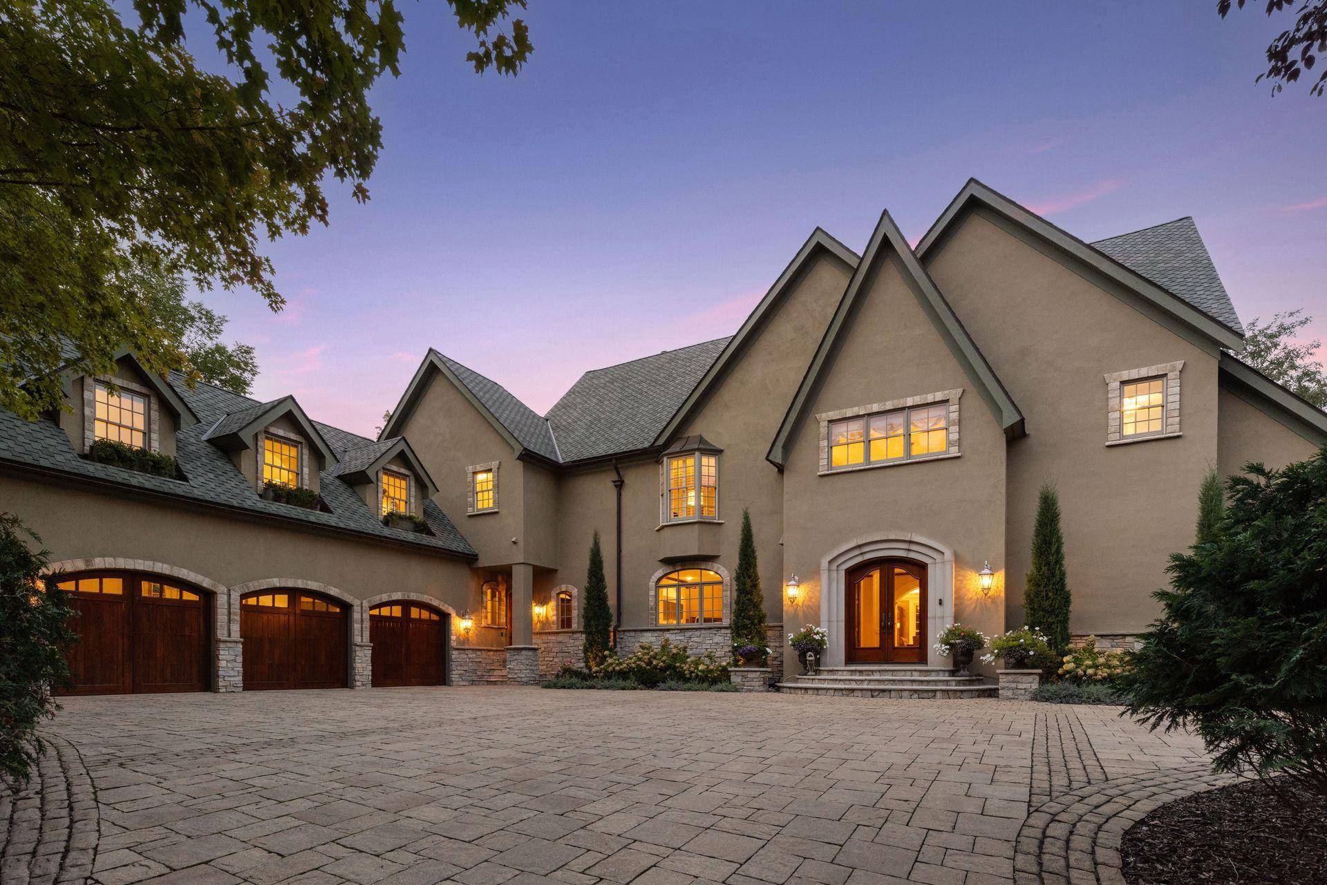 Edina, MN 55436,5000 Oak Bend LN