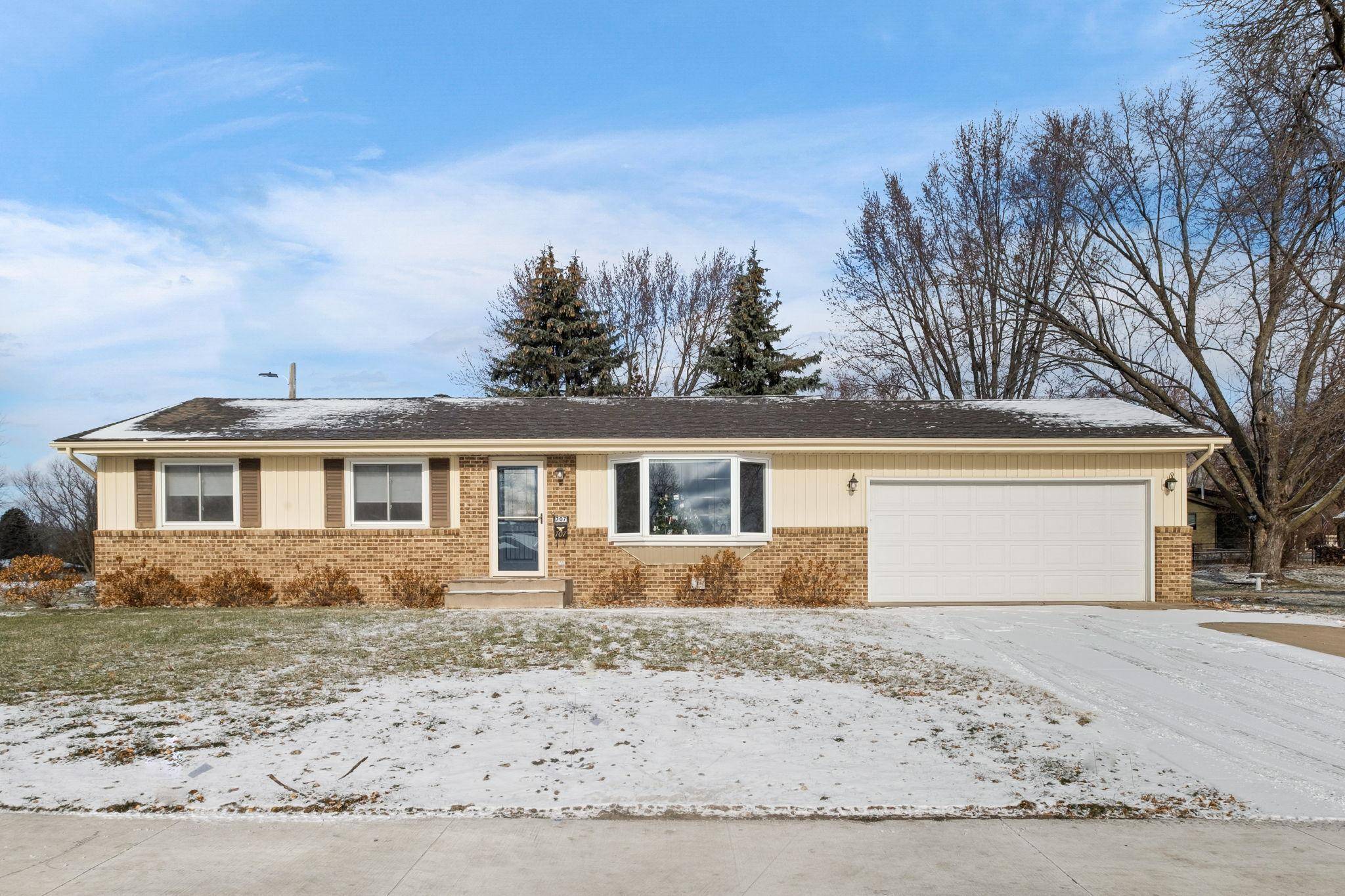 New Prague, MN 56071,707 3rd ST NE