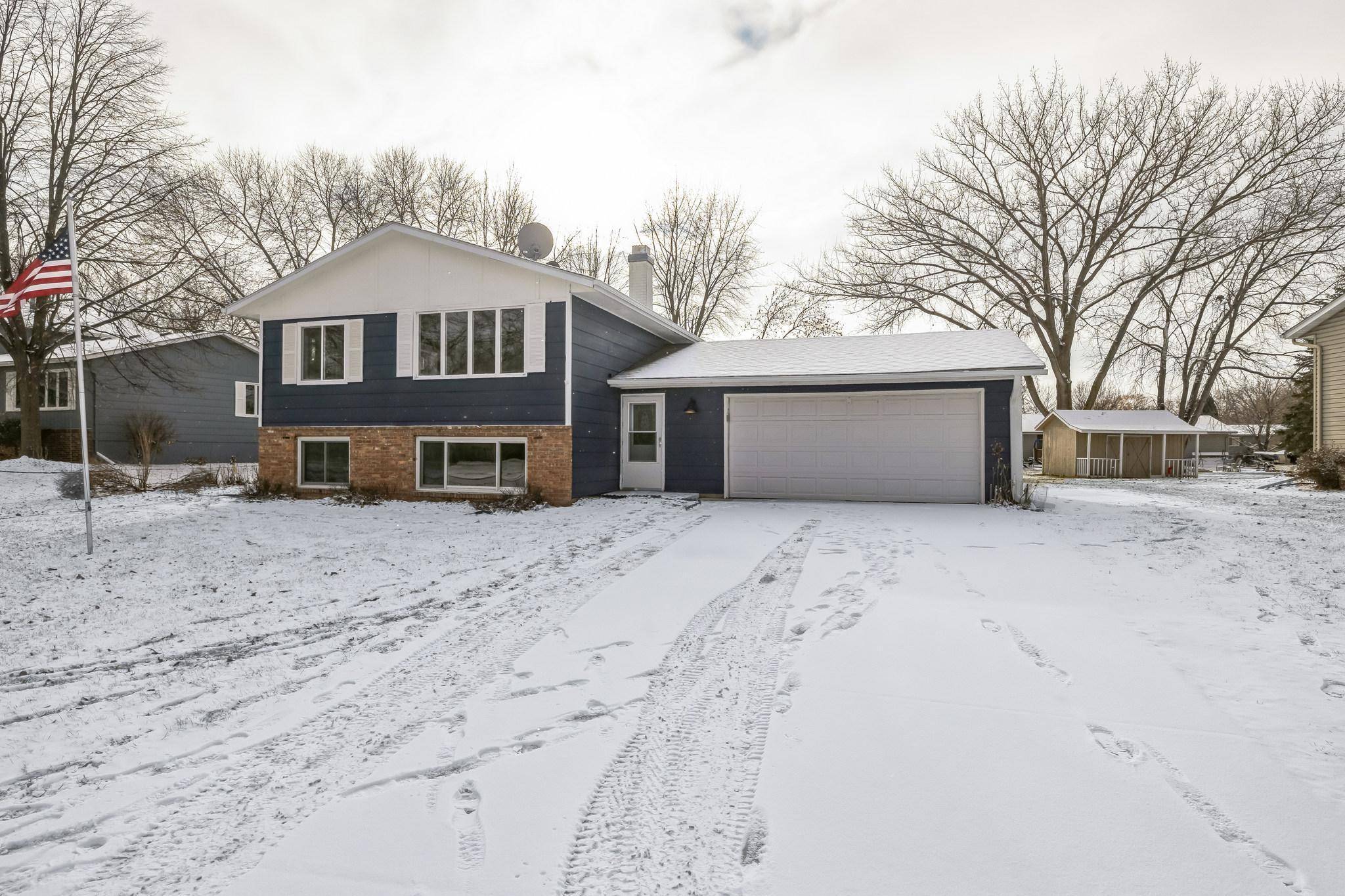 Hutchinson, MN 55350,314 Alan ST SW