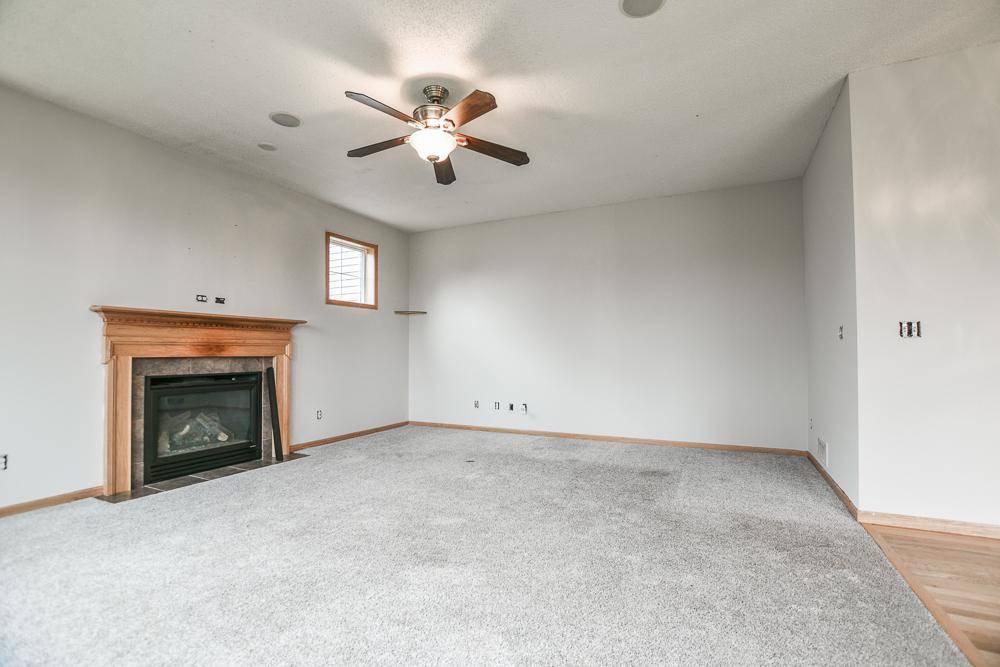 Woodbury, MN 55129,10750 Ashley LN