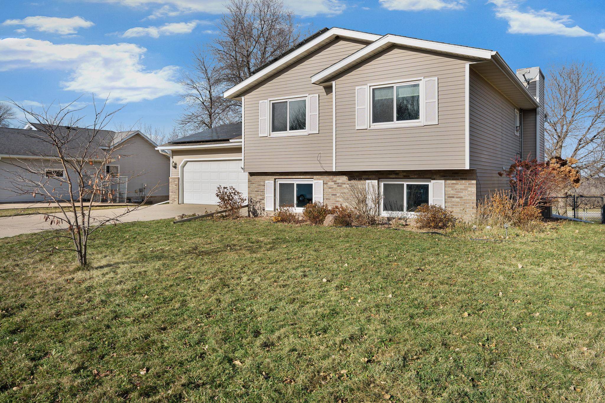 Owatonna, MN 55060,310 Arglen DR