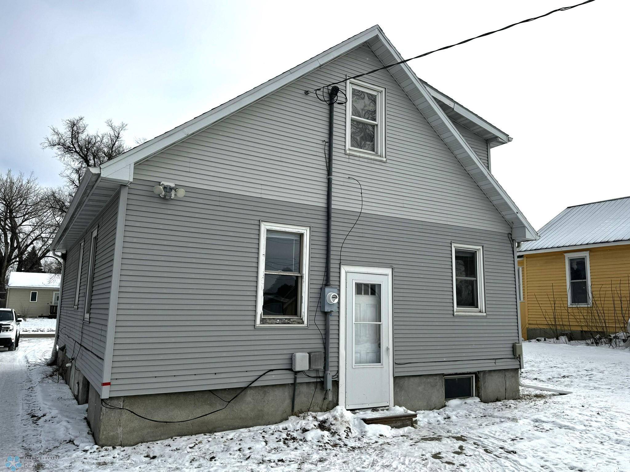 Fargo, ND 58102,326 20th ST N