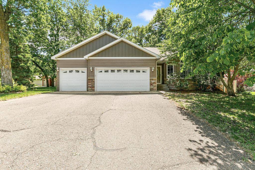 Saint Cloud, MN 56304,1734 Maple CT