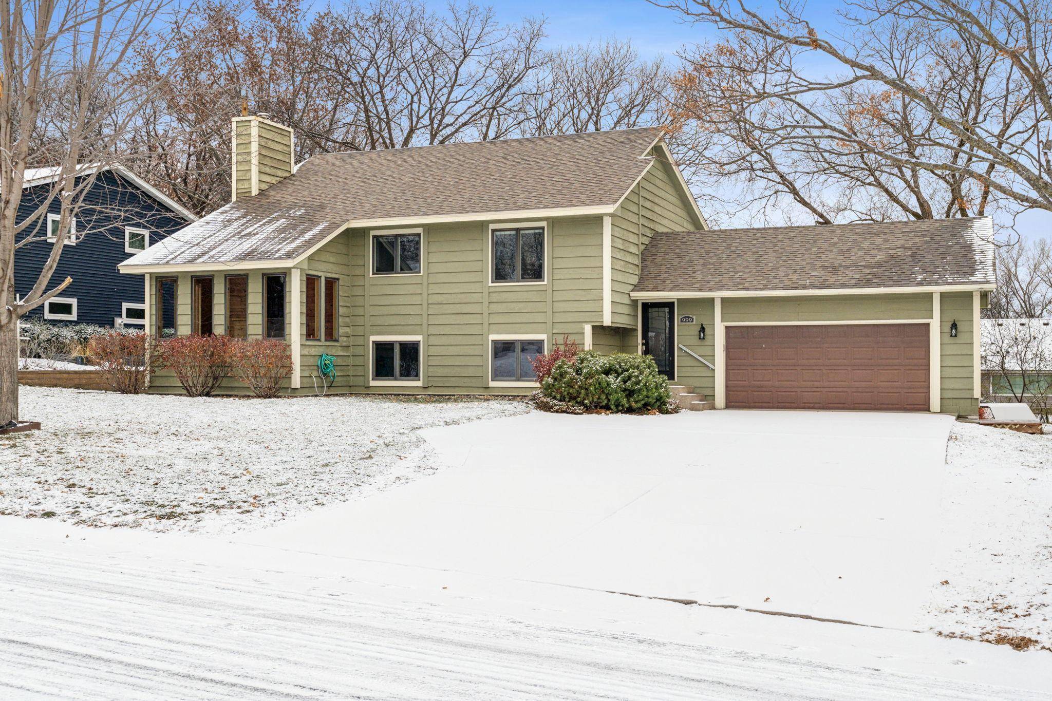 Shoreview, MN 55126,999 Amble RD