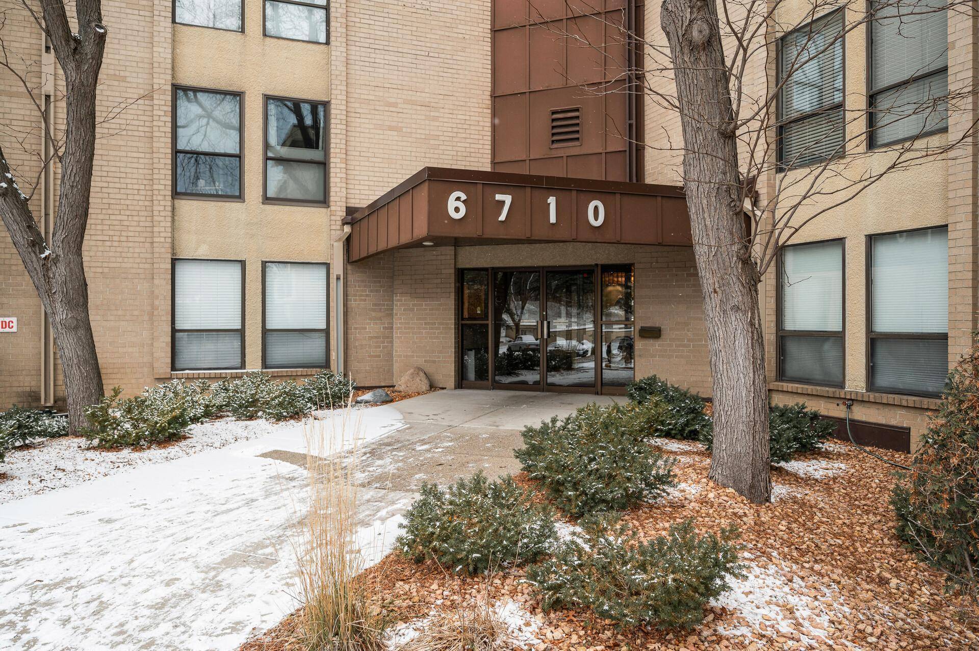 Edina, MN 55436,6710 Vernon AVE S #113