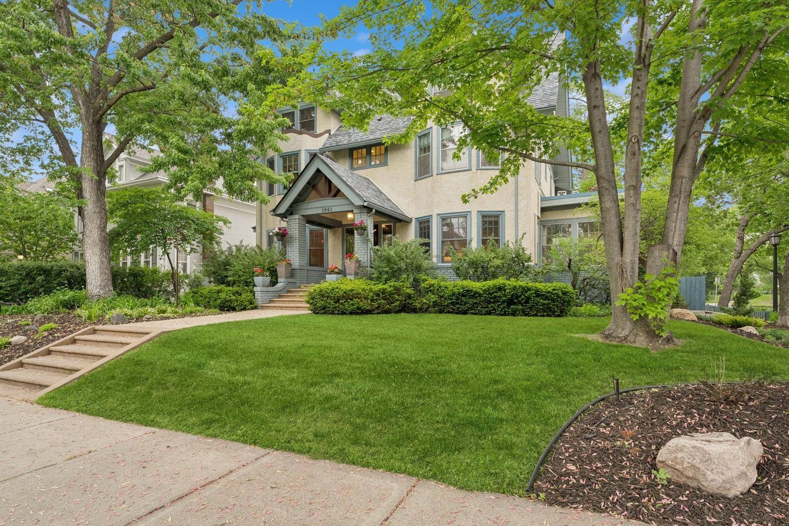 Minneapolis, MN 55403,1941 James AVE S