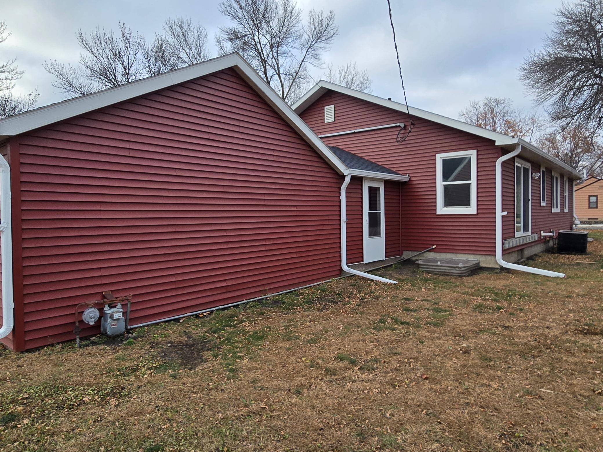 Appleton, MN 56208,26 S Bordson ST