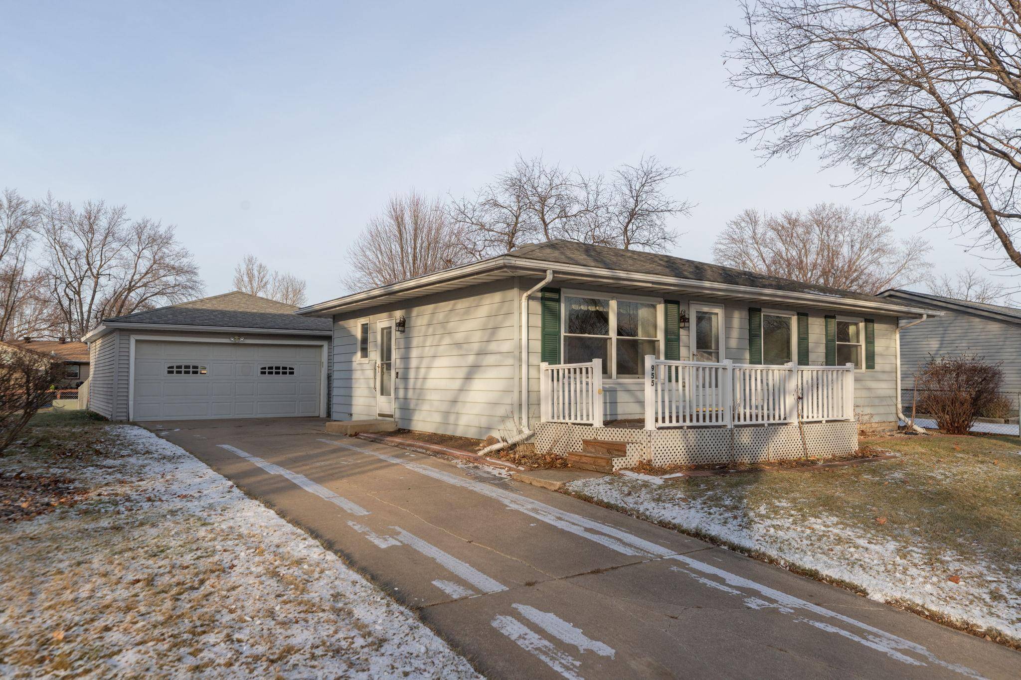 Rochester, MN 55904,955 17 1/2 ST SE