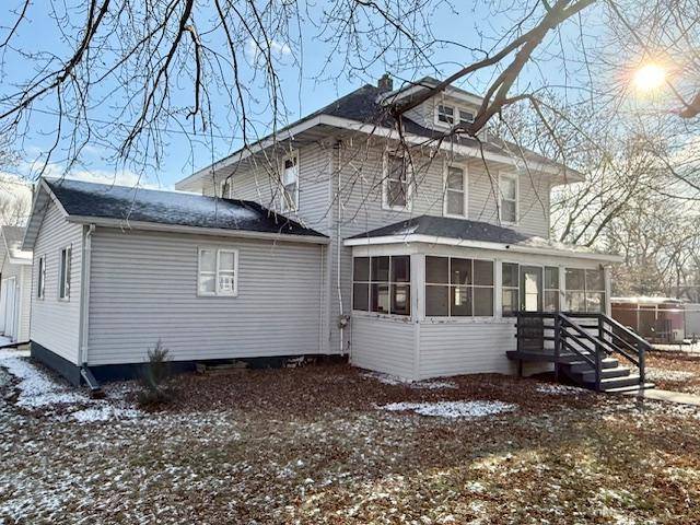 Vesta, MN 56292,280 N Oak ST