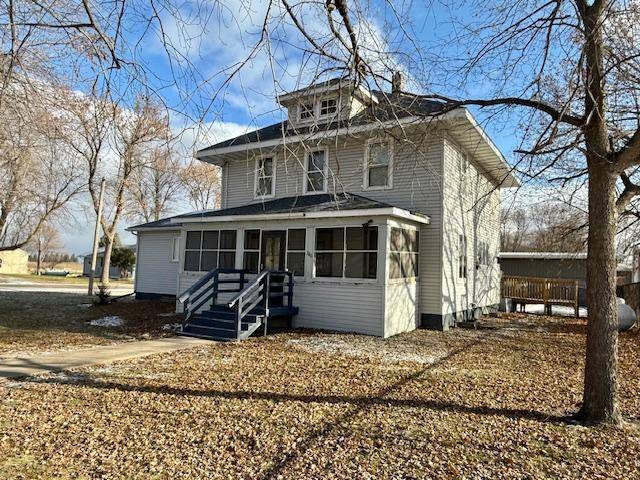 Vesta, MN 56292,280 N Oak ST