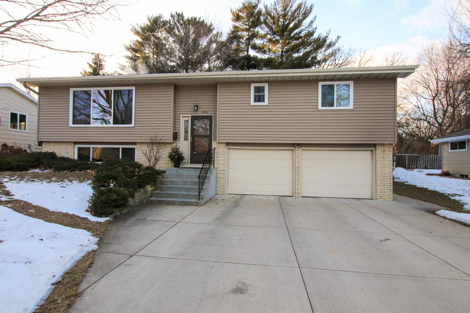 Hutchinson, MN 55350,988 Jorgenson ST SE
