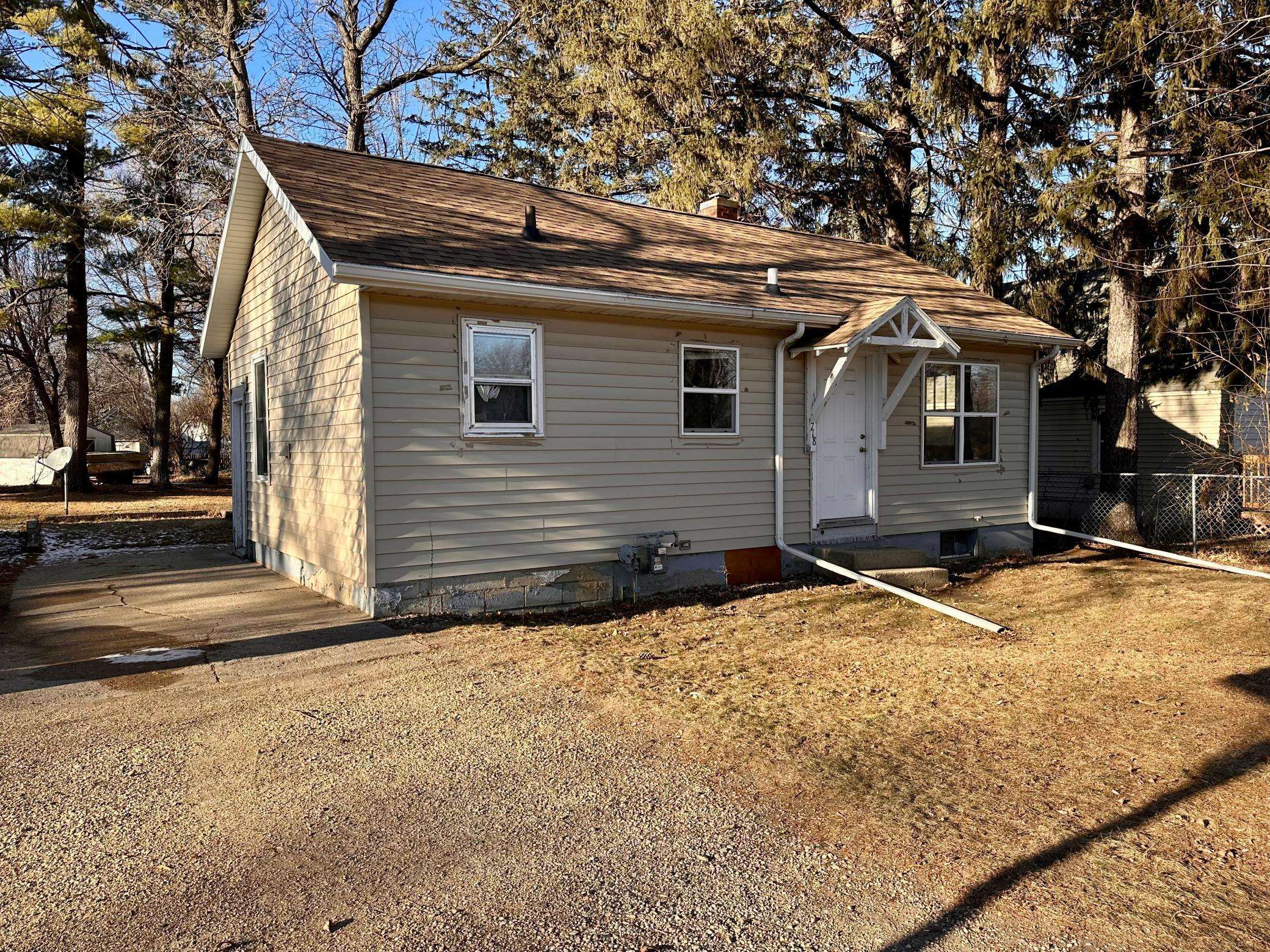 Worthington, MN 56187,718 Betty AVE