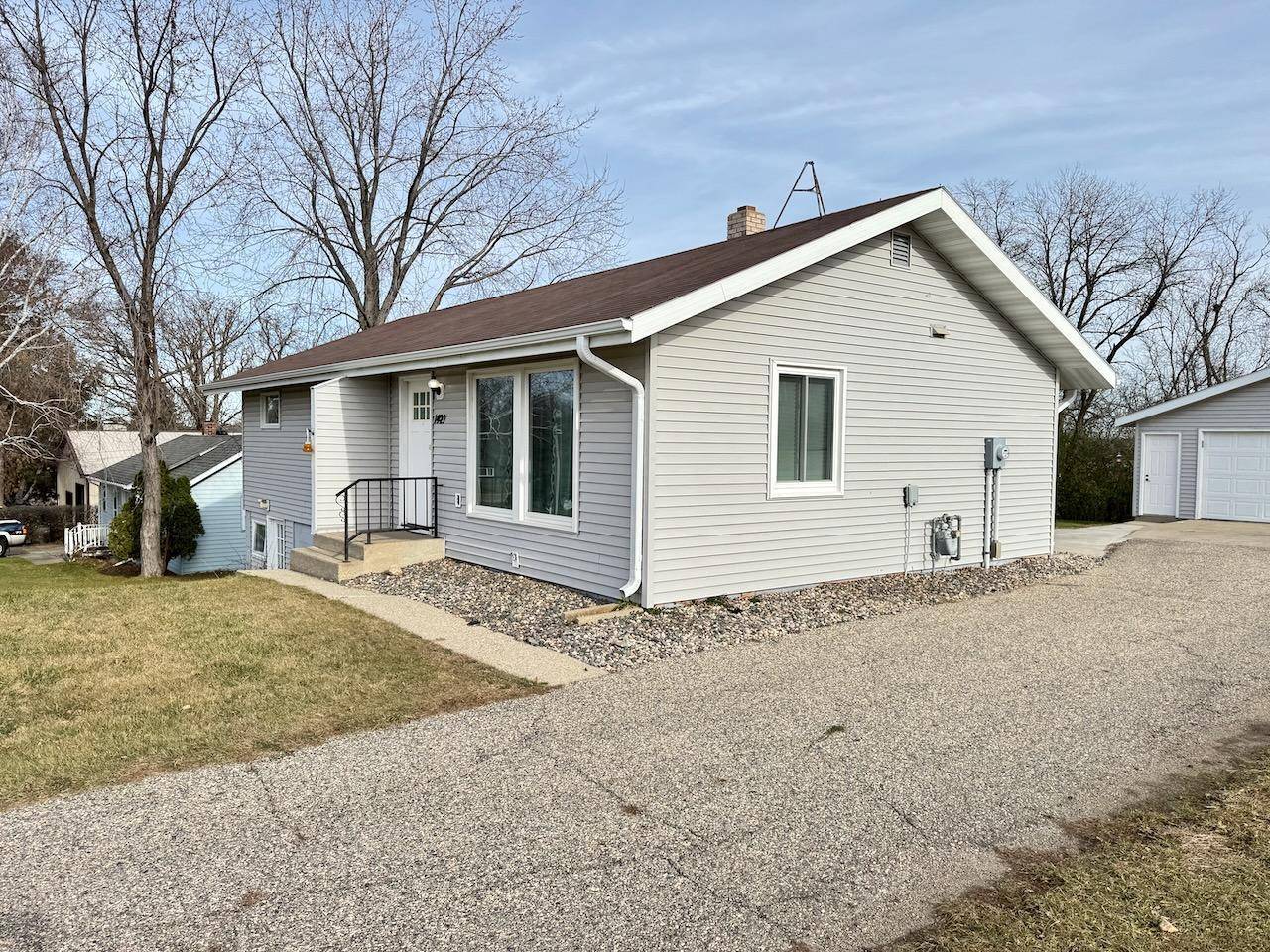 Fergus Falls, MN 56537,1421 S Mabelle AVE