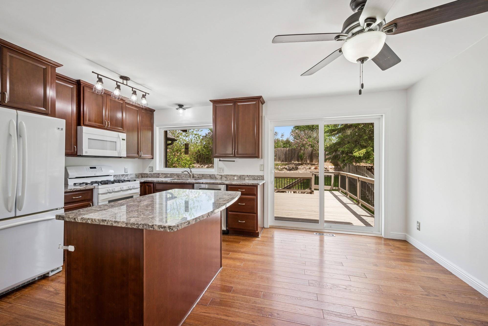 Eagan, MN 55123,3876 Westbury LN