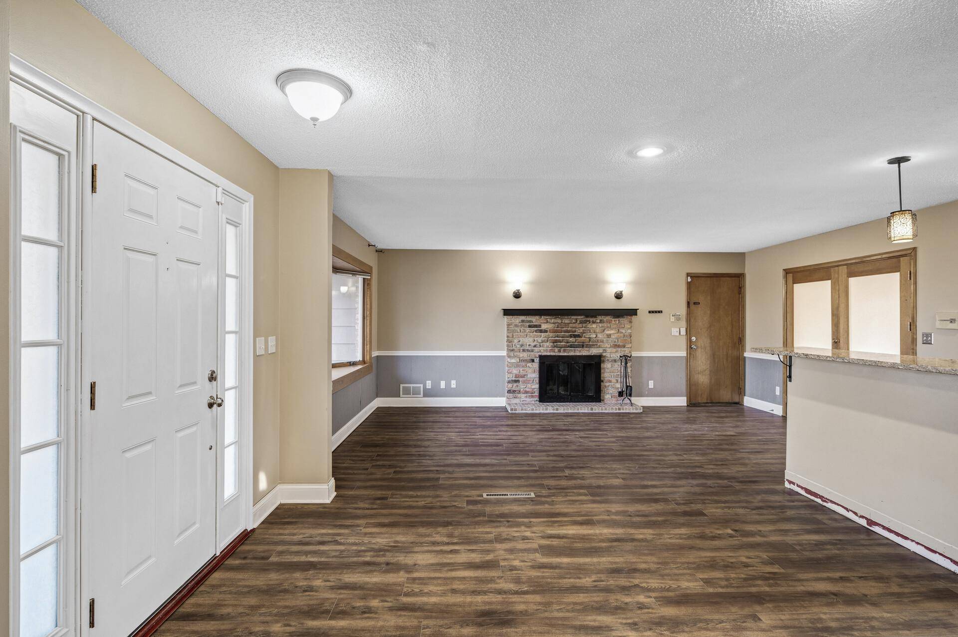 Burnsville, MN 55337,3213 Barbara LN