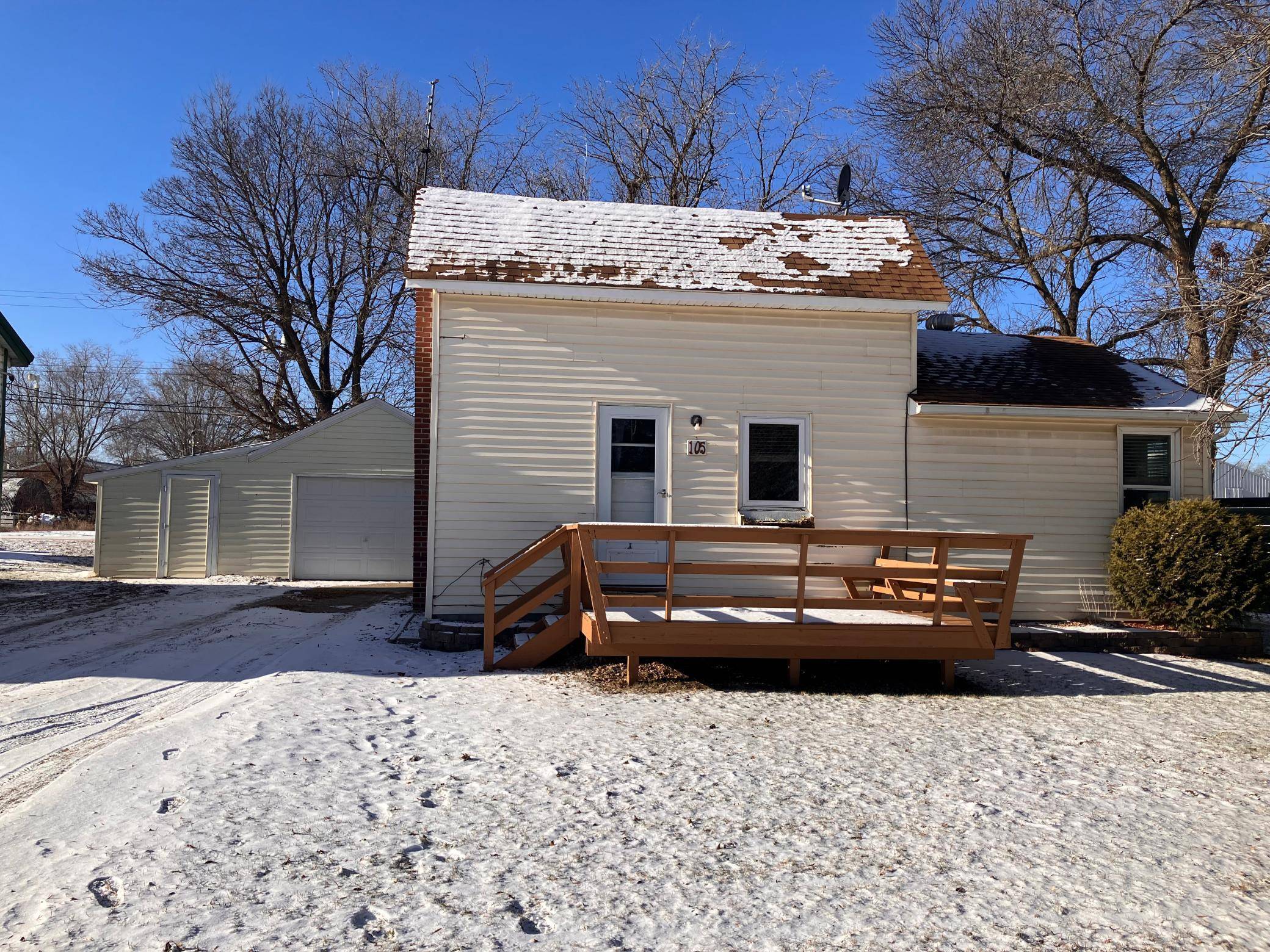 Carlos, MN 56319,105 Douglas AVE