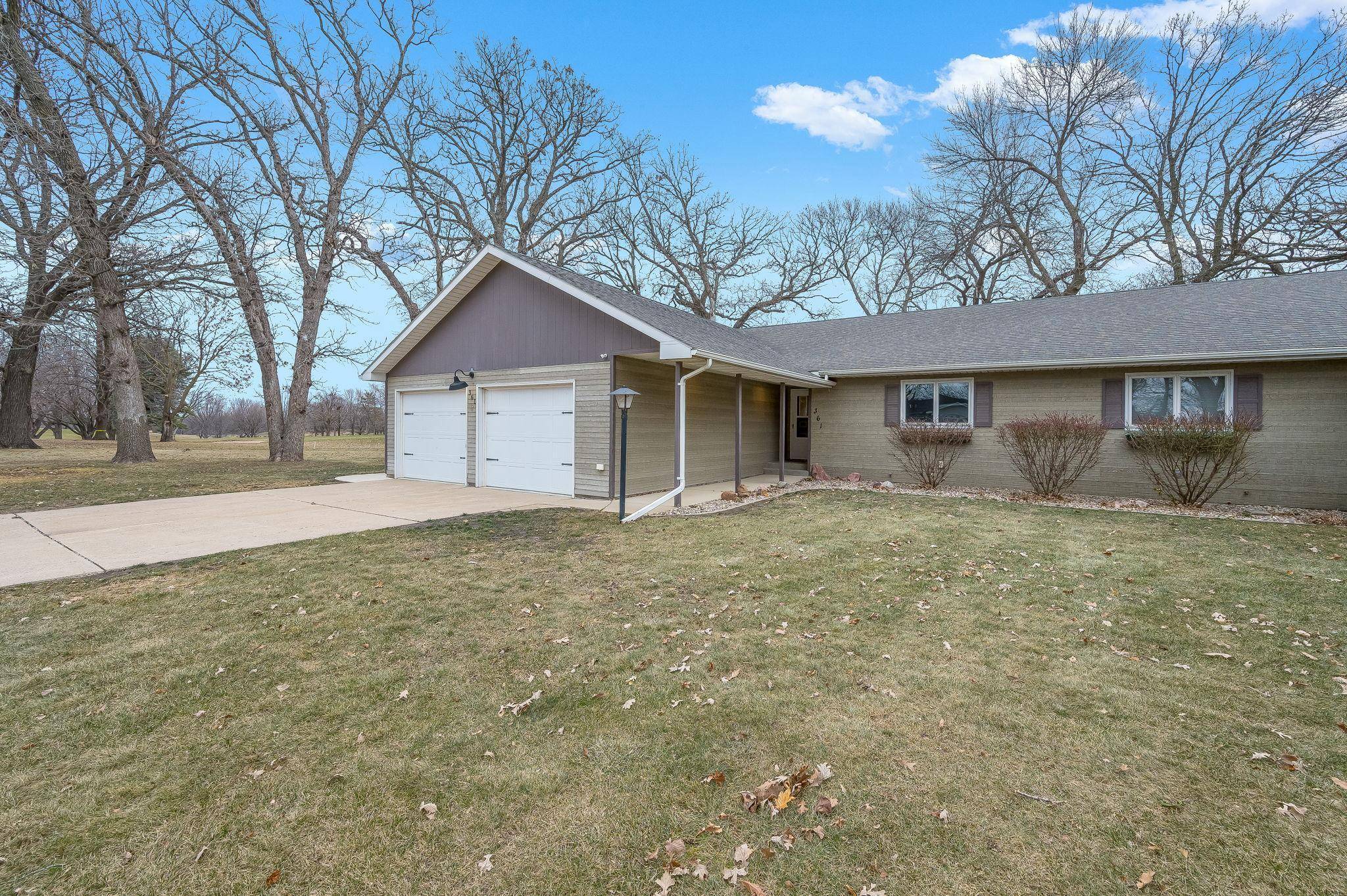 Fairmont, MN 56031,361 E Amber Lake DR