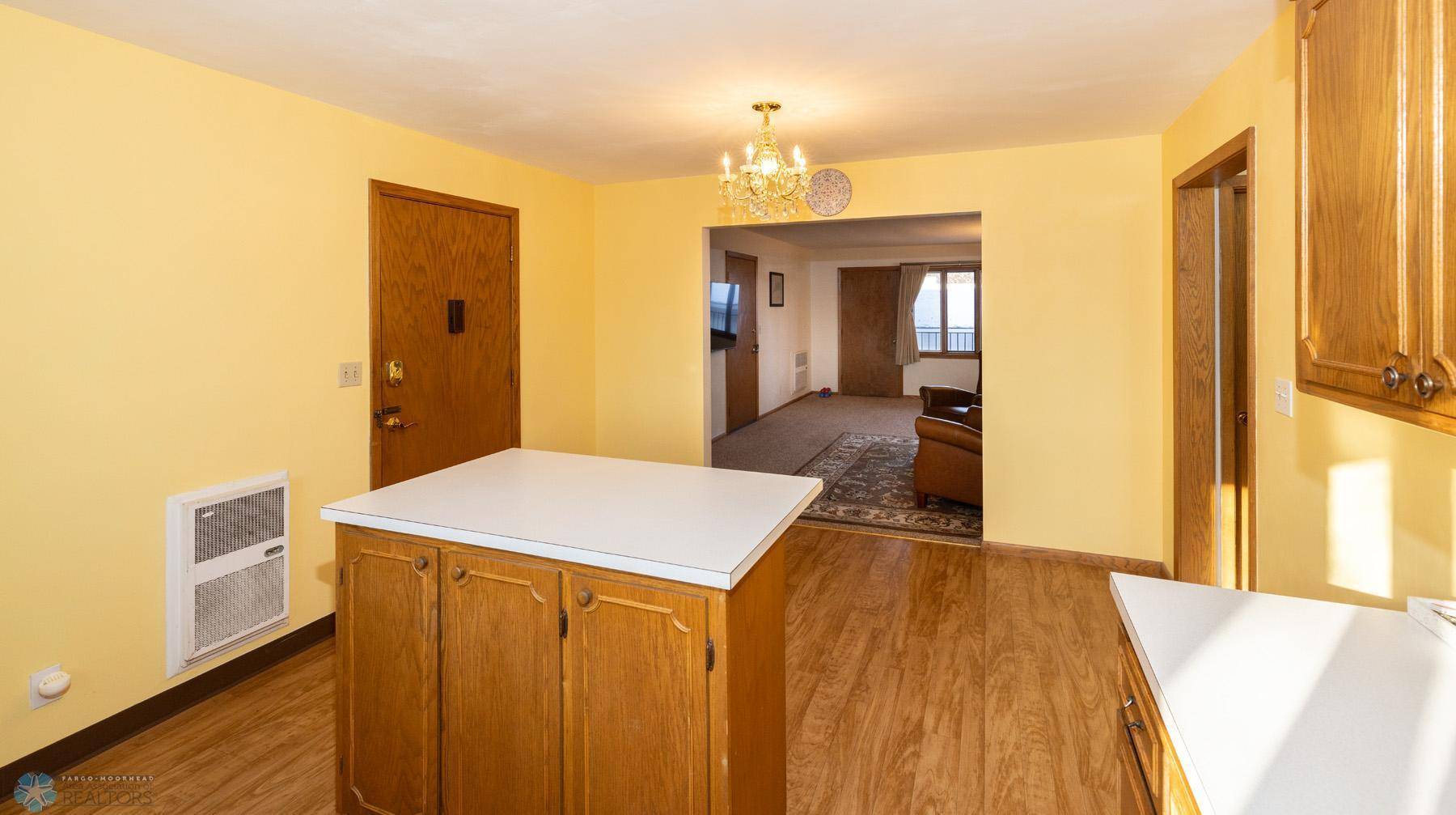 Fargo, ND 58102,813 6th AVE N #C16