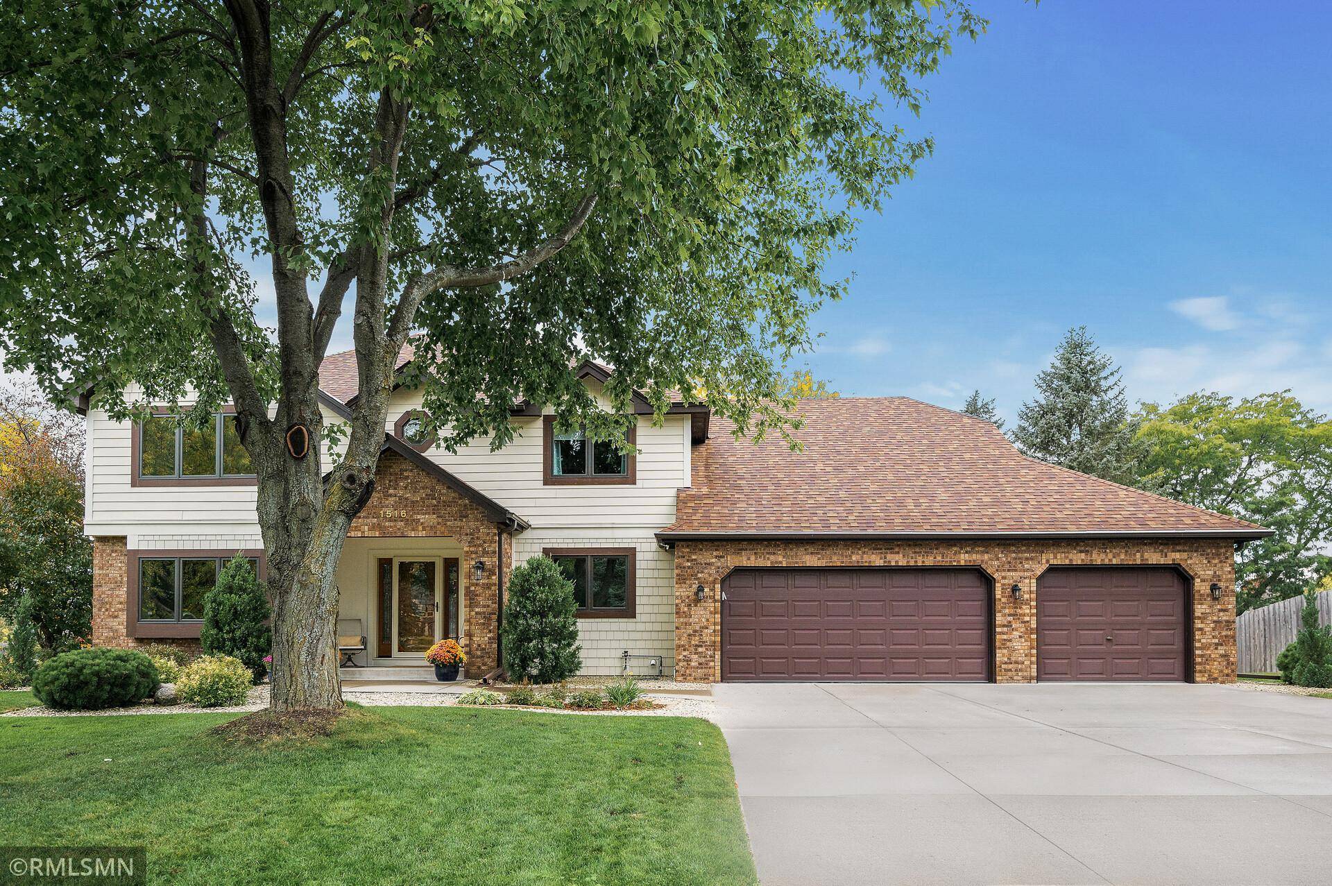 Arden Hills, MN 55112,1516 Arden Vista CT