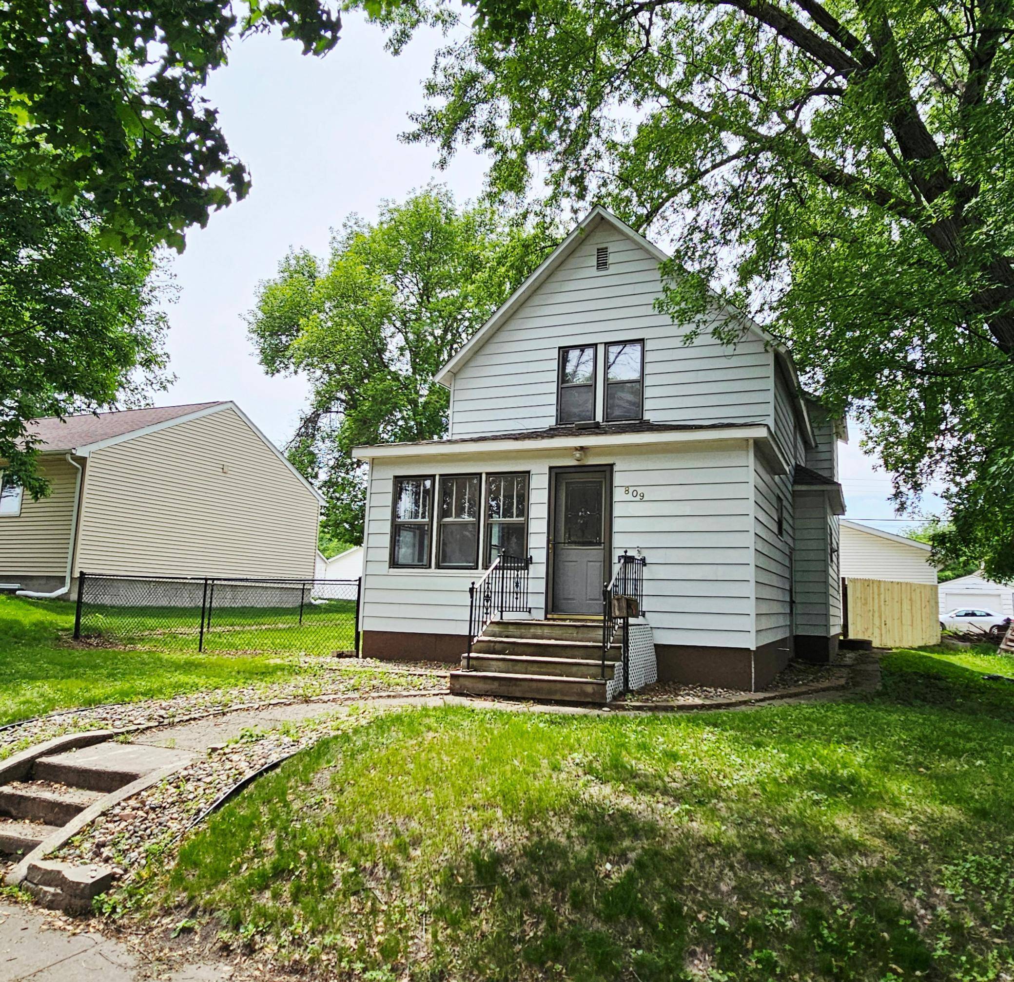 Montevideo, MN 56265,809 N 7th ST