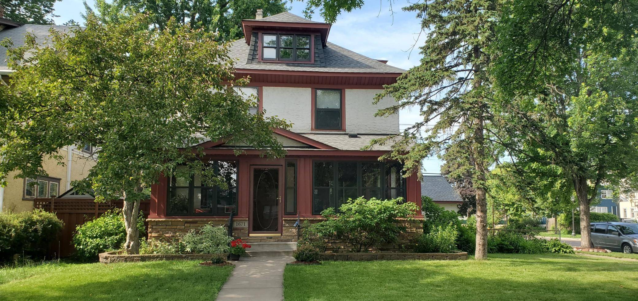 Saint Paul, MN 55104,1671 Marshall AVE