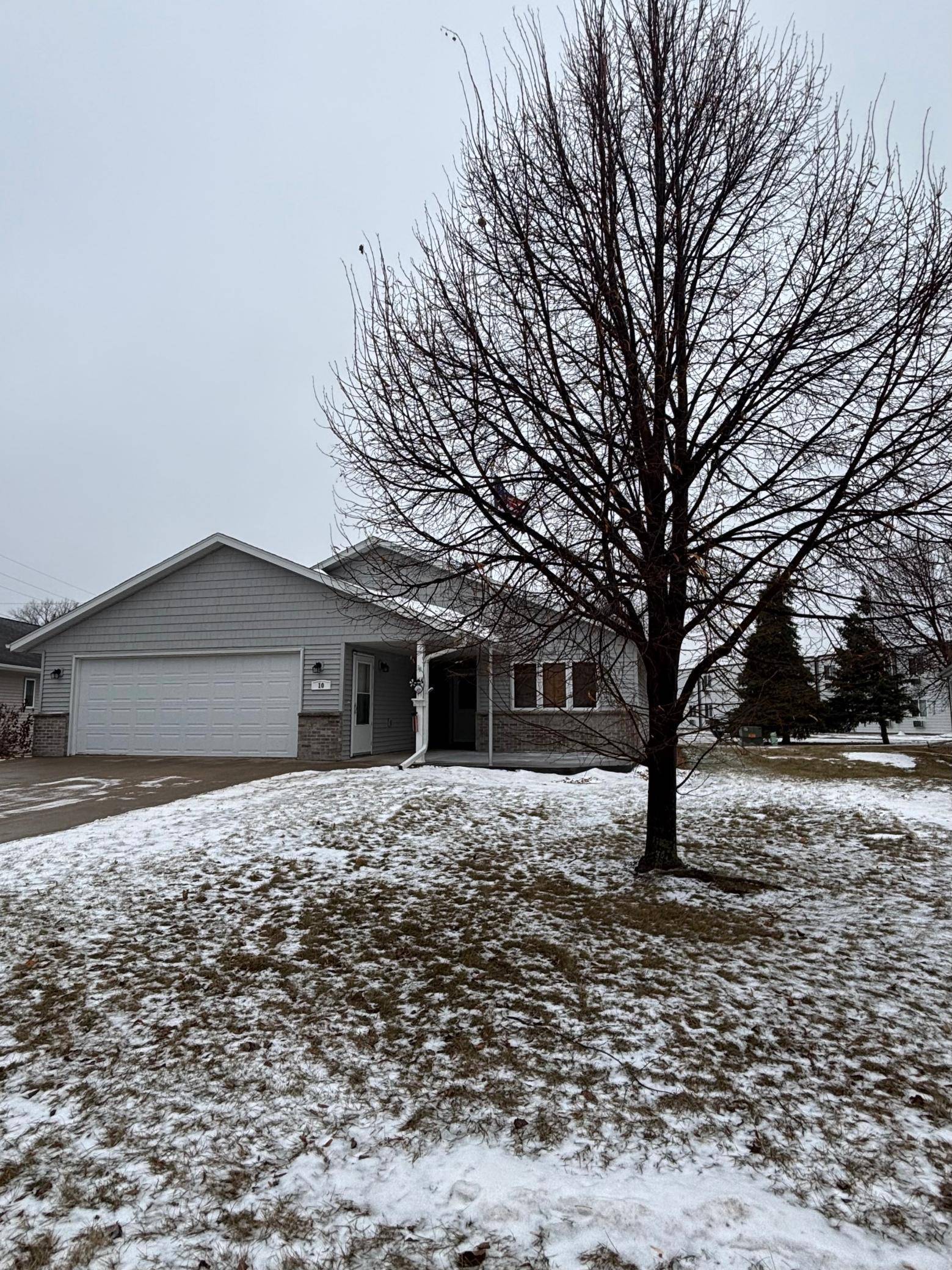 Morris, MN 56267,10 Townhouse RD