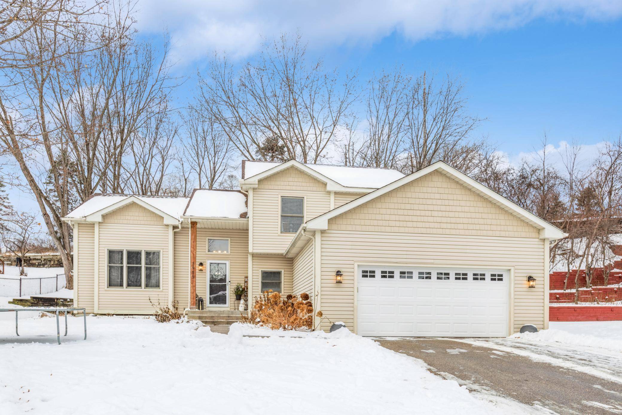 Eagan, MN 55123,3955 Versailles CT