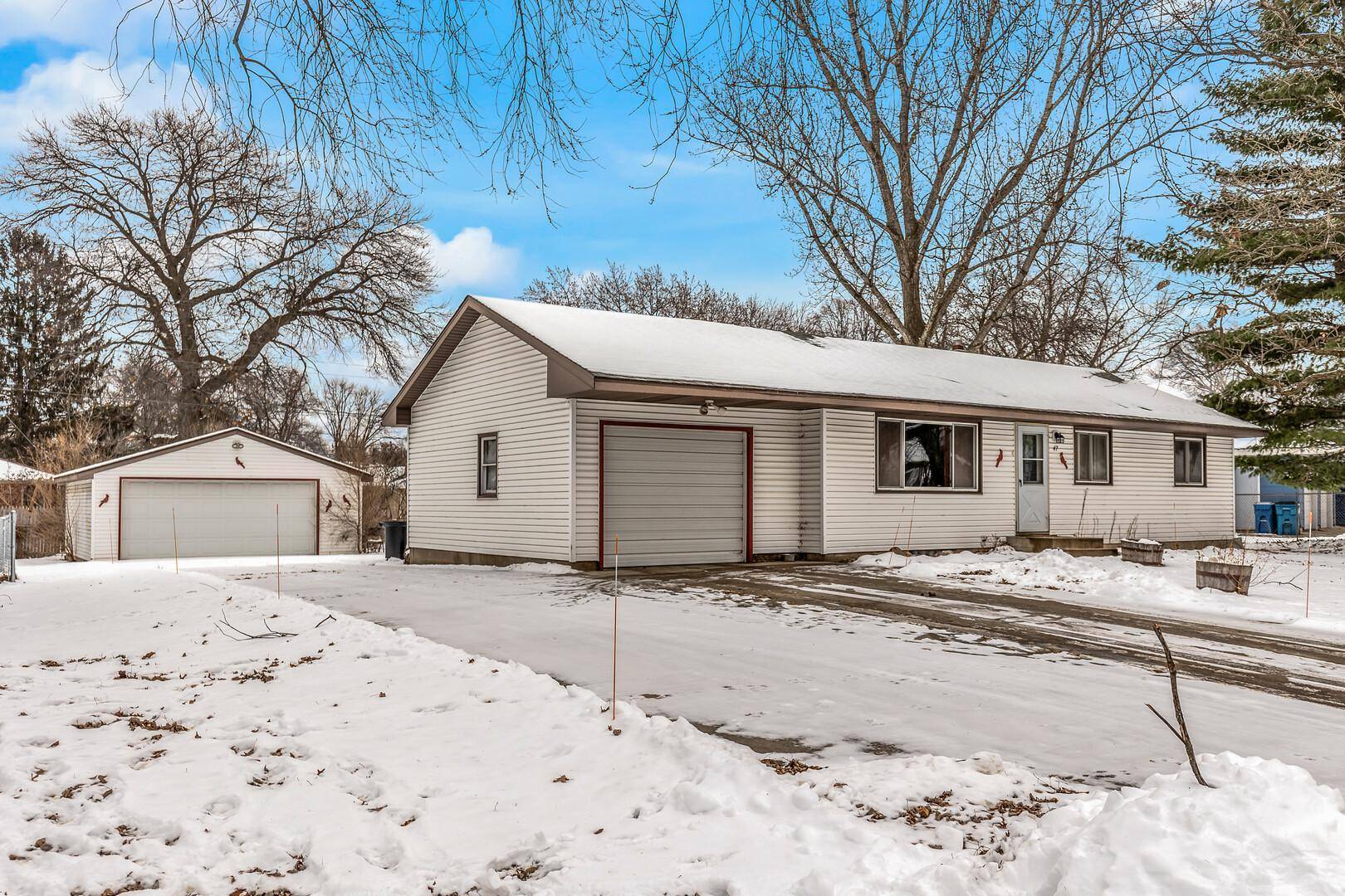 Coon Rapids, MN 55448,47 102nd LN NW