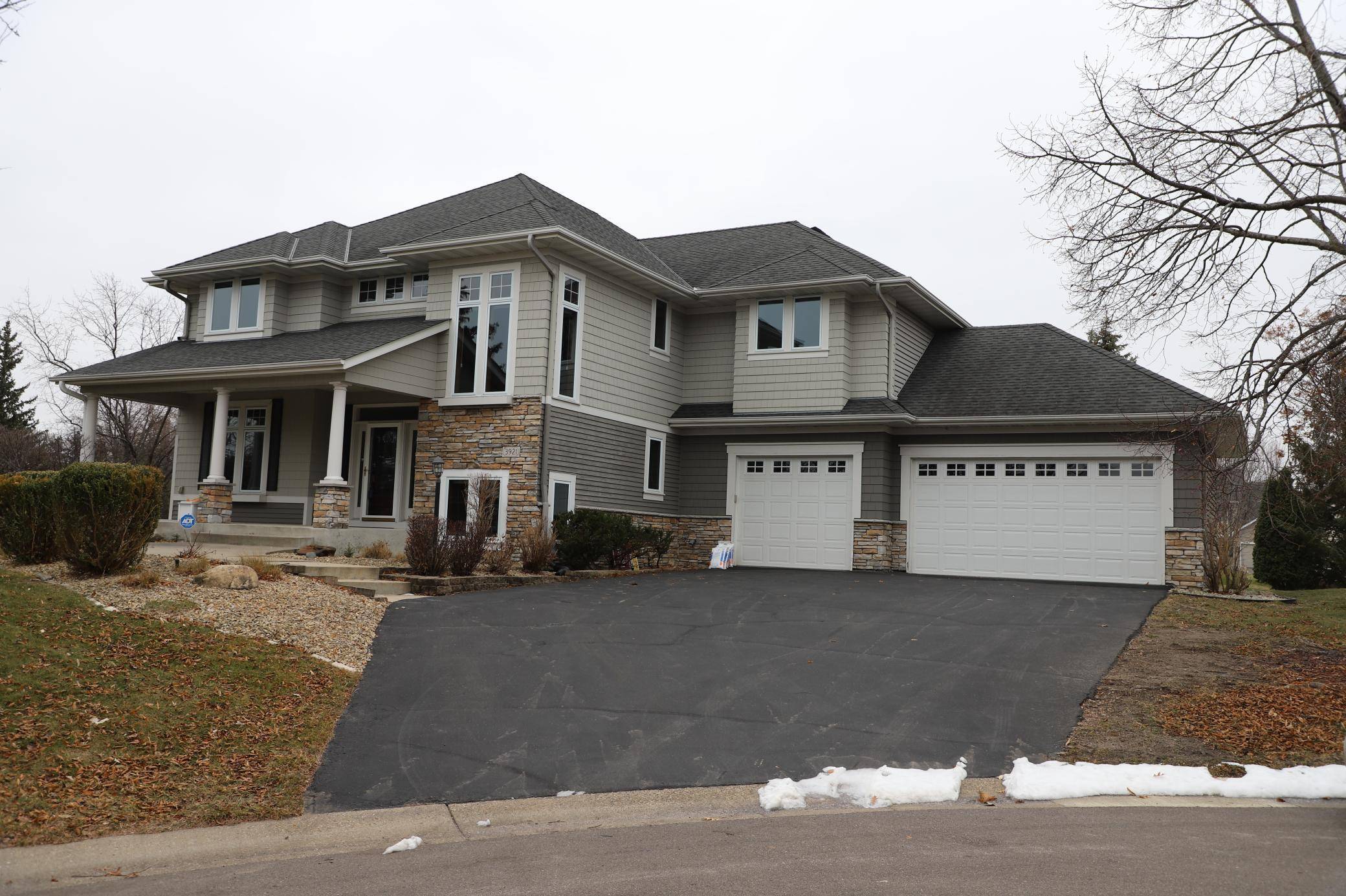 Eagan, MN 55122,3921 Donegal WAY